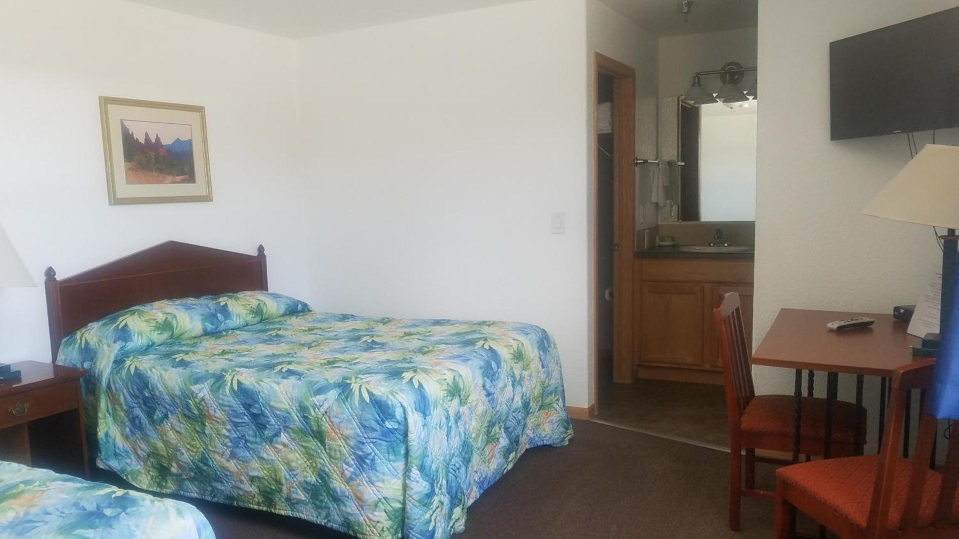 Howard's Motel photo 8