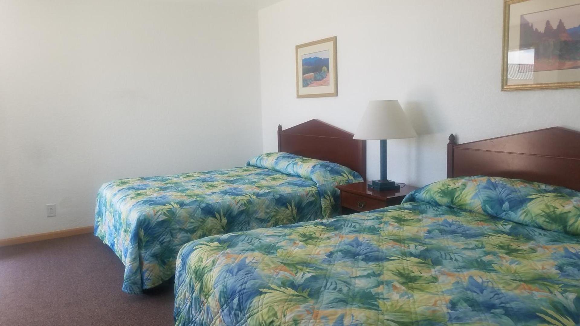 Howard's Motel photo 6