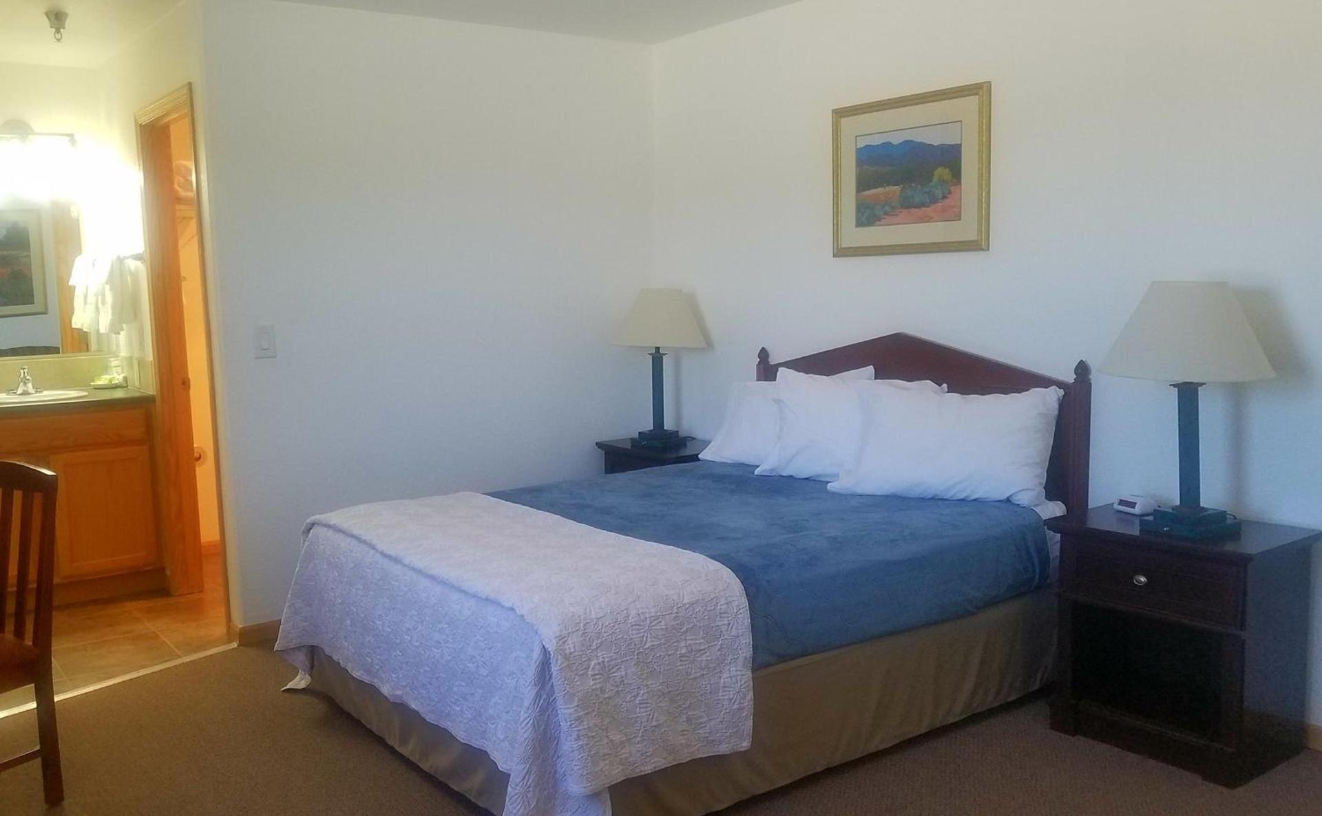 Howard's Motel photo 3