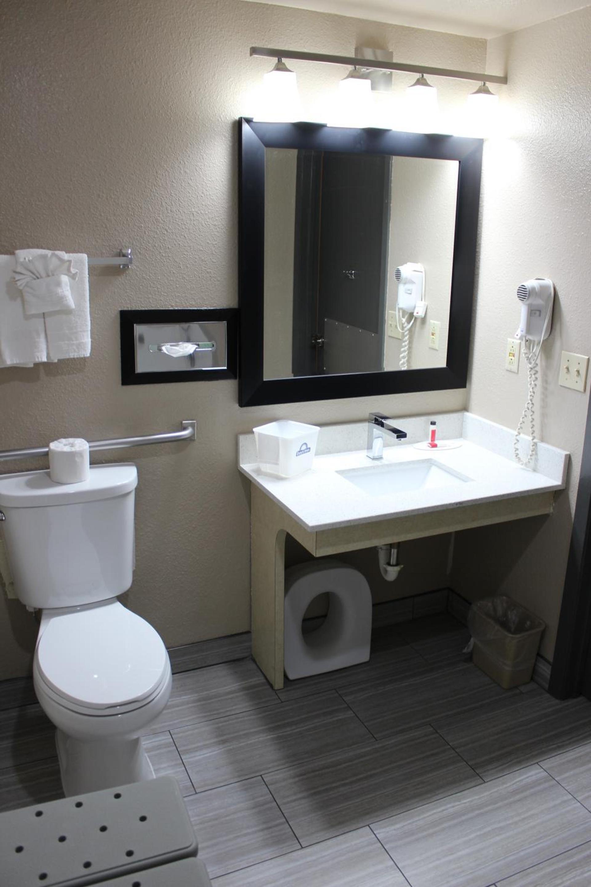 Days Inn by Wyndham Ritzville photo 53