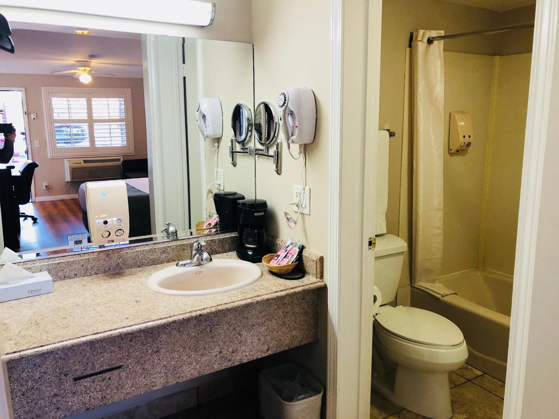 Dynasty Suites Hotel photo 16