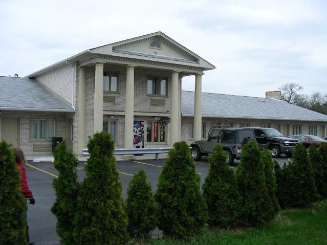 D-Lux Budget Inn Lemont photo 1
