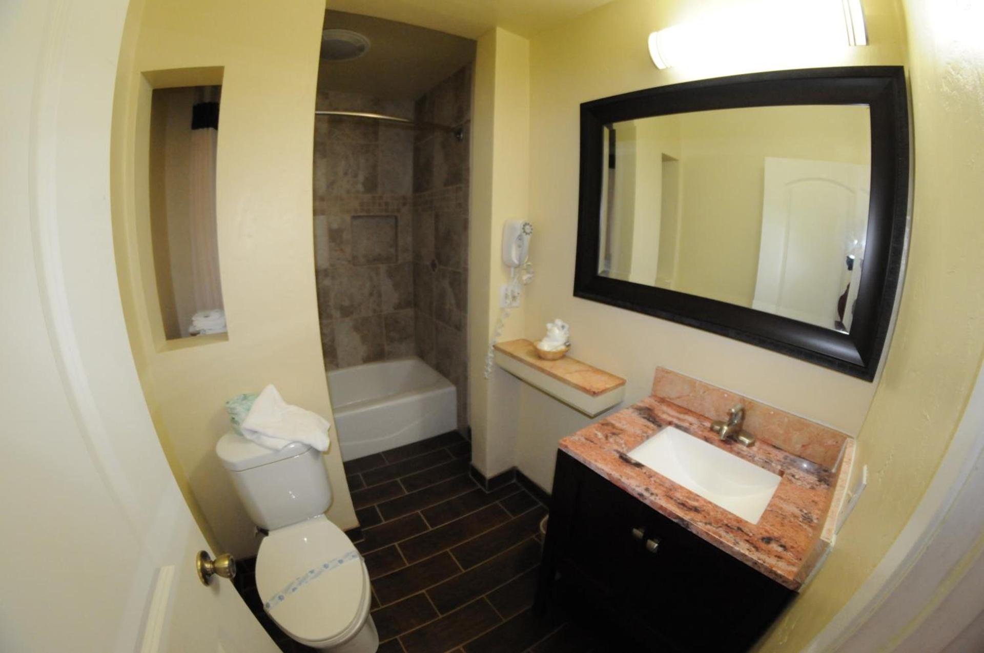 Oasis Inn and Suites photo 6