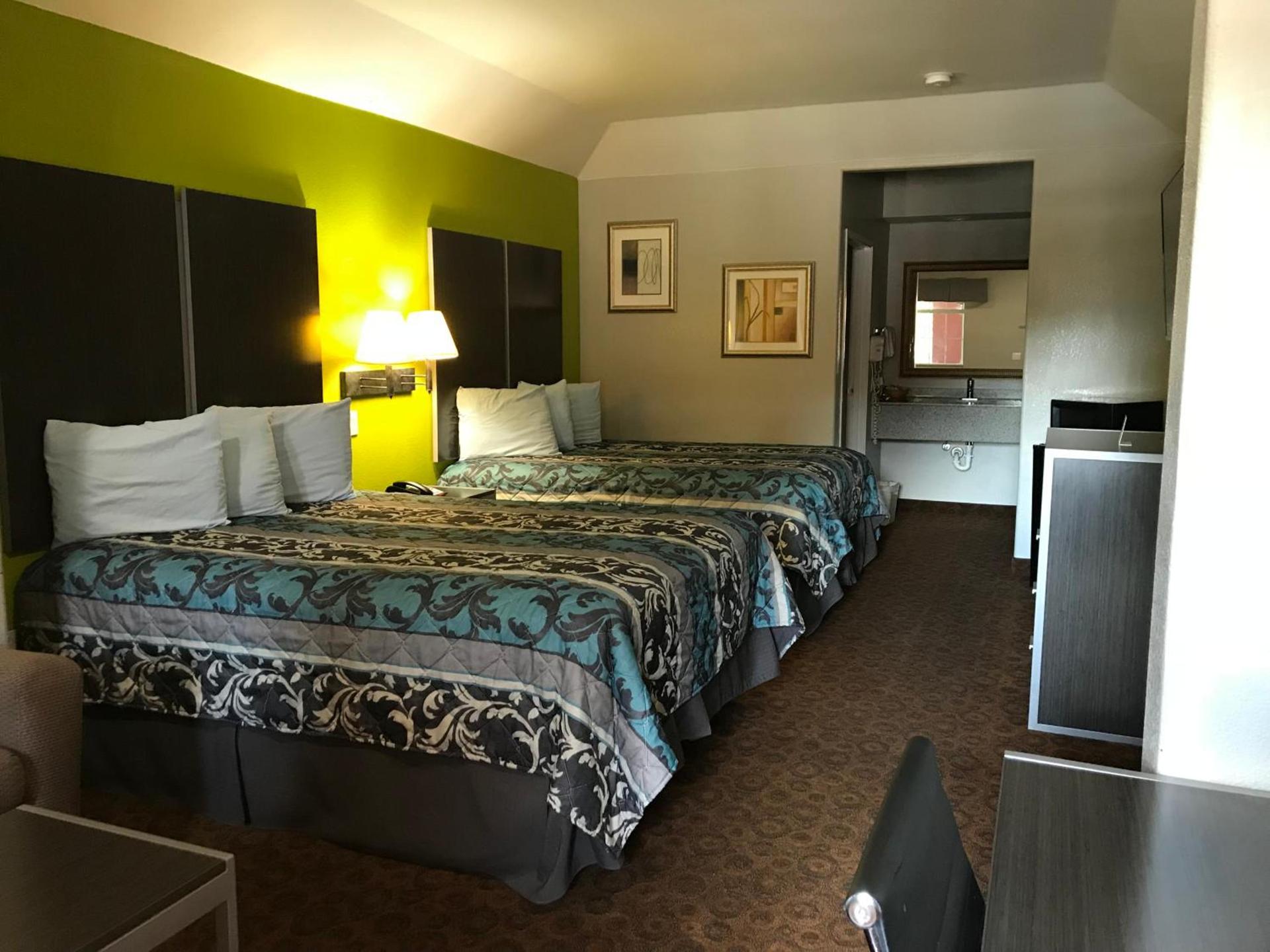 Camelot Inn and Suites photo 30
