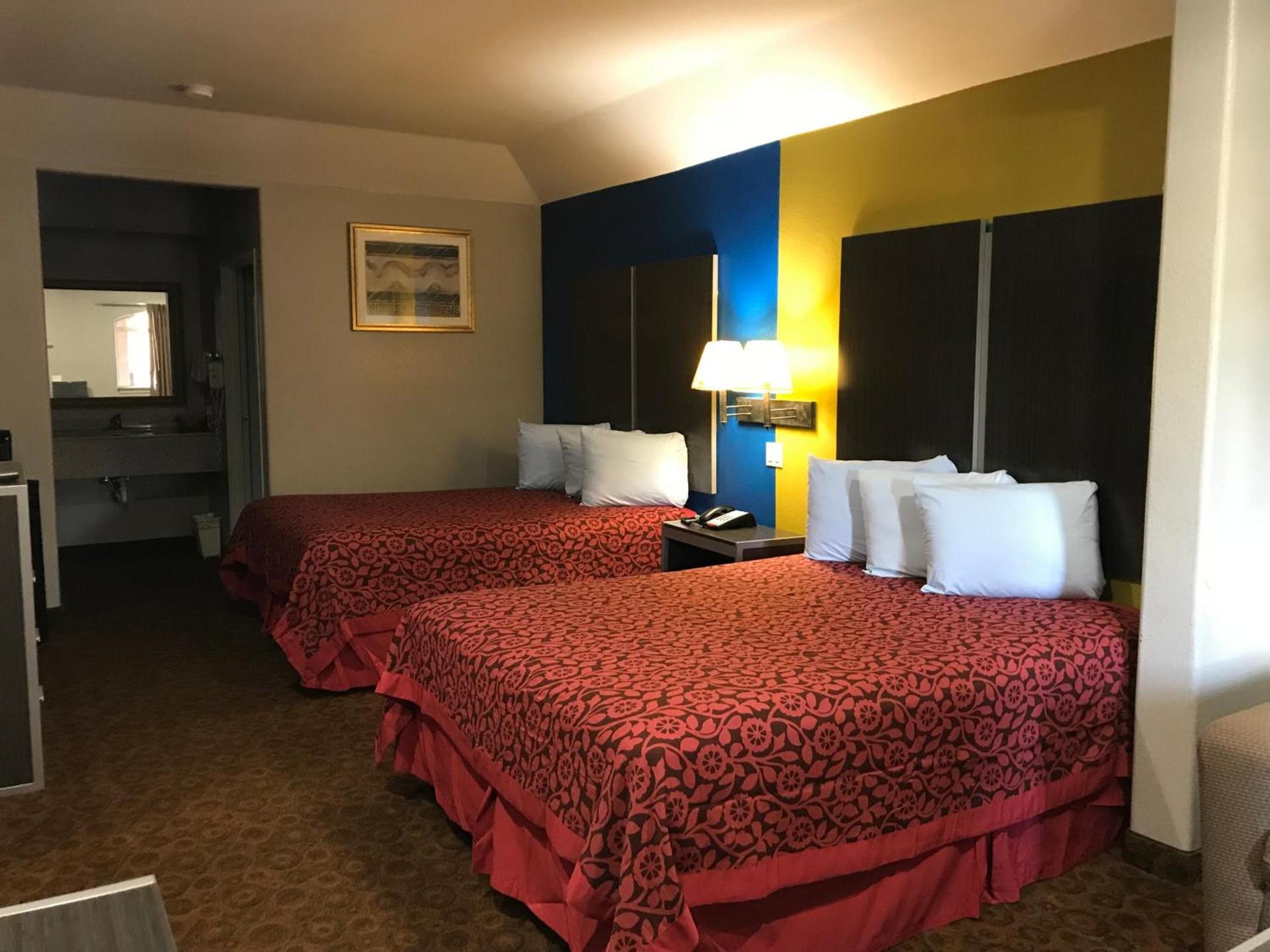 Camelot Inn and Suites photo 34