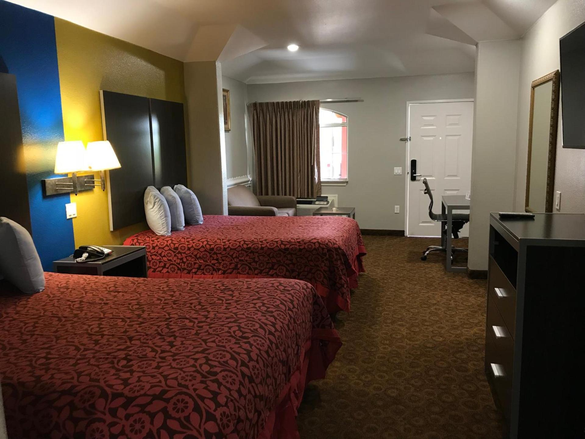 Camelot Inn and Suites photo 36