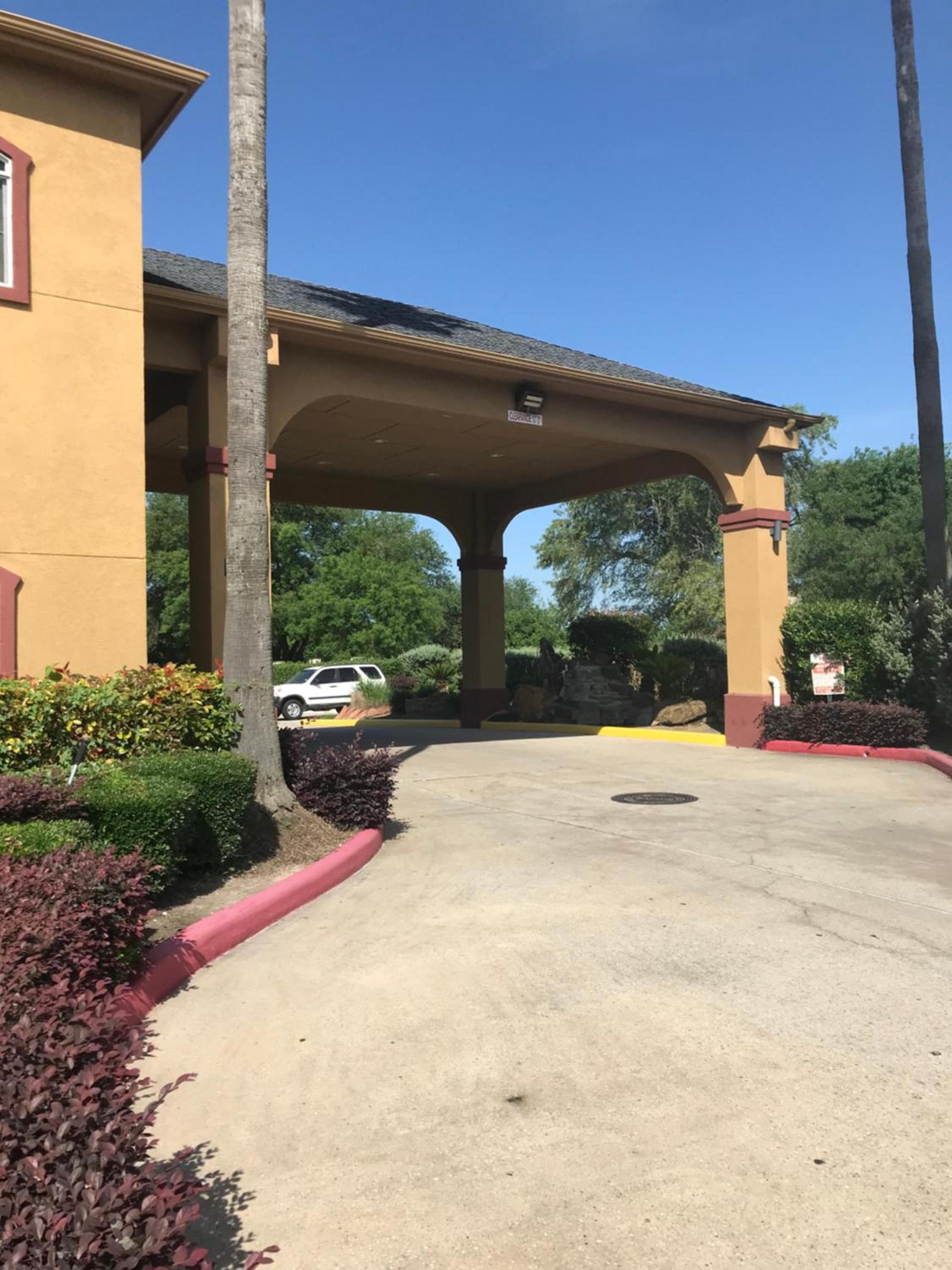 Camelot Inn and Suites photo 22