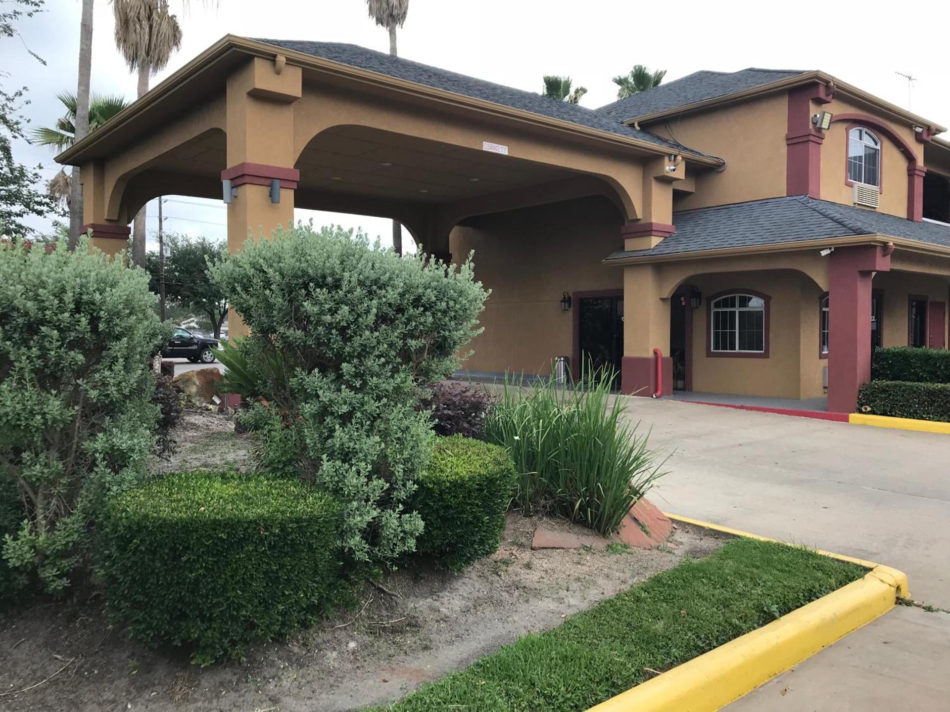 Camelot Inn and Suites photo 25