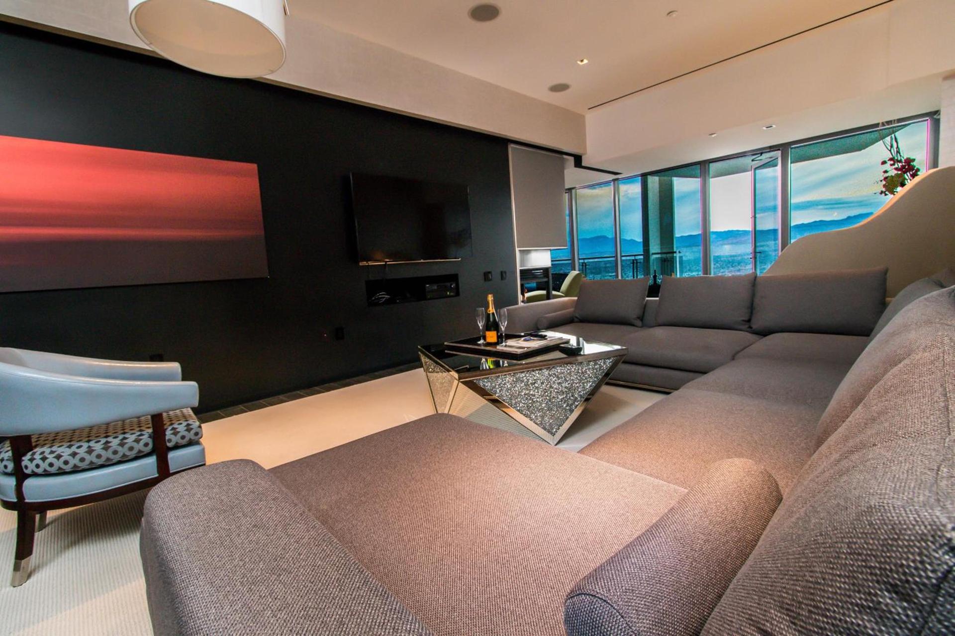 Romance Phenthouse at Palms Place photo 6