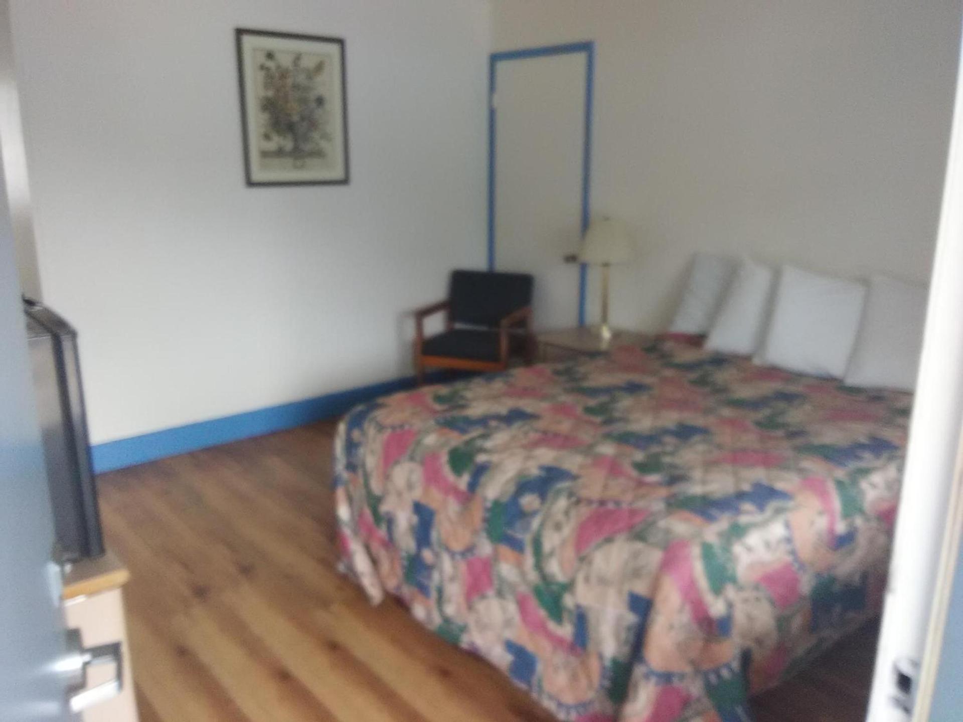 Trail Motel photo 12