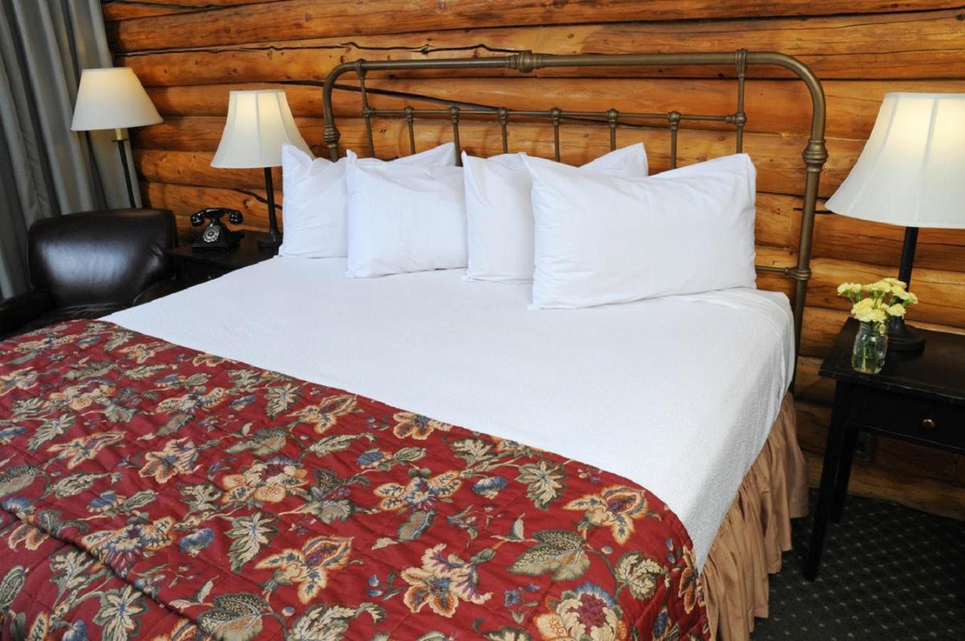 Pike's Waterfront Lodge photo 14