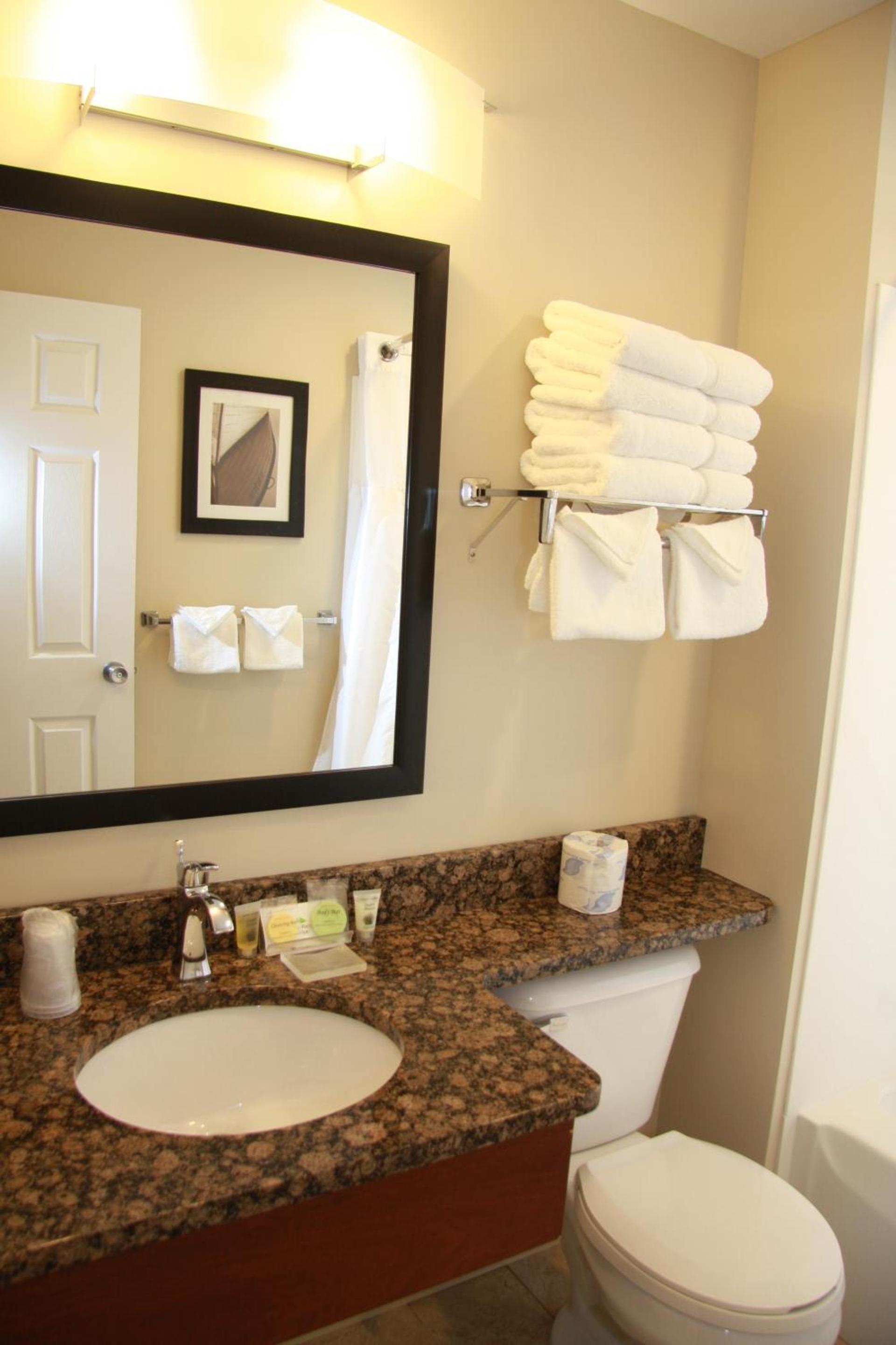 Budget Host Inn & Suites photo 16