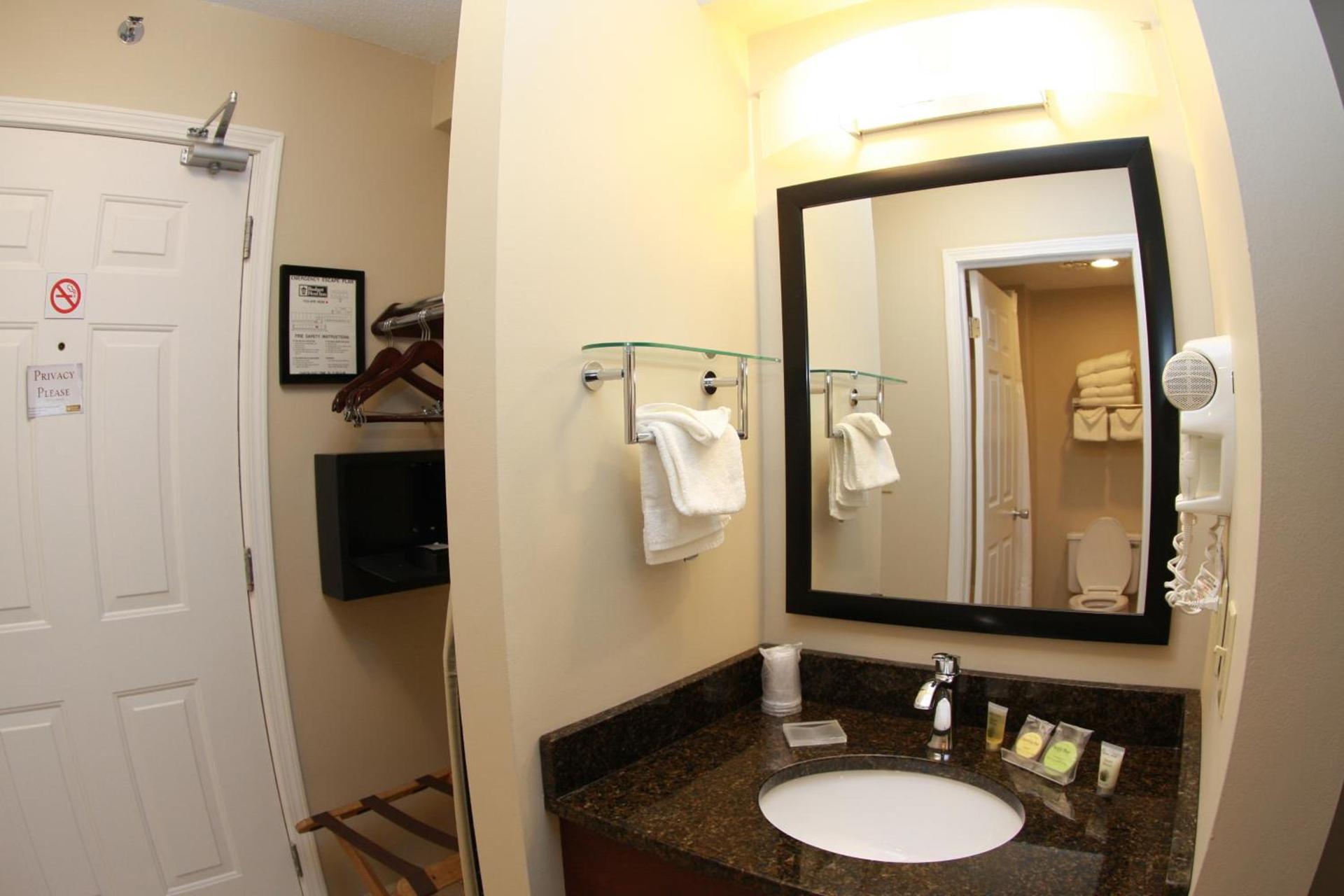 Budget Host Inn & Suites photo 17