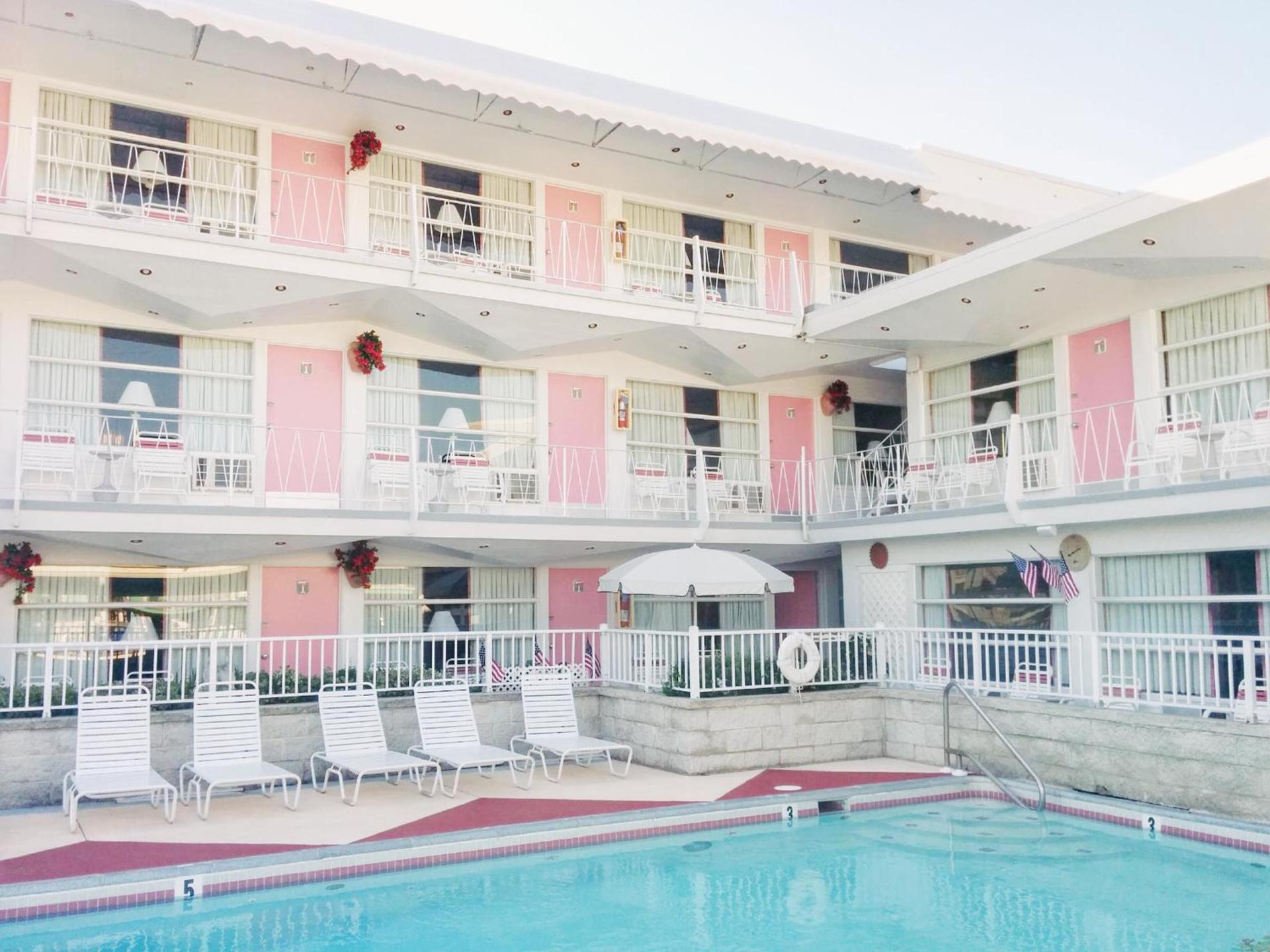 Pink Champagne Motel photo 4