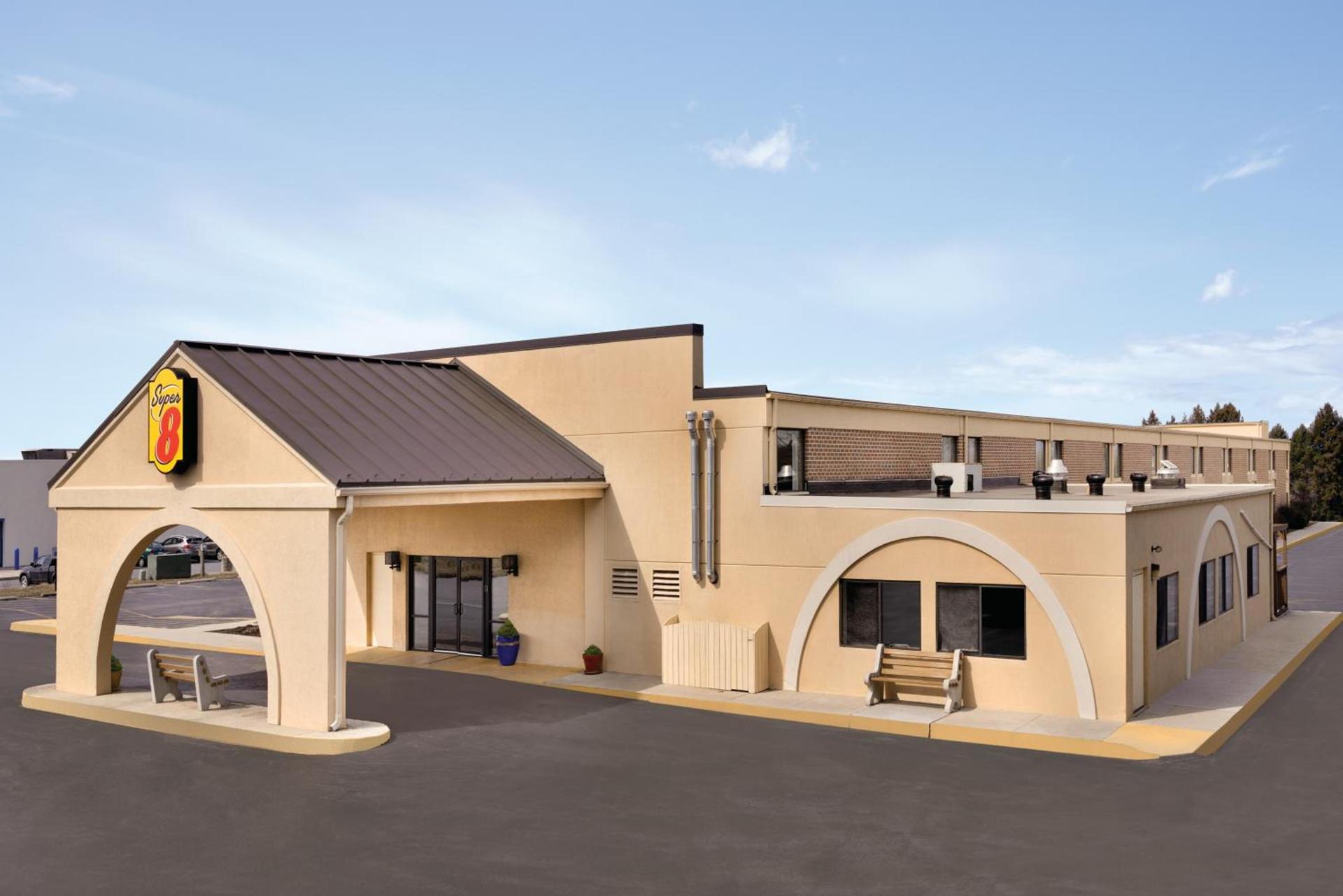 Super 8 by Wyndham Chambersburg I-81 photo 14