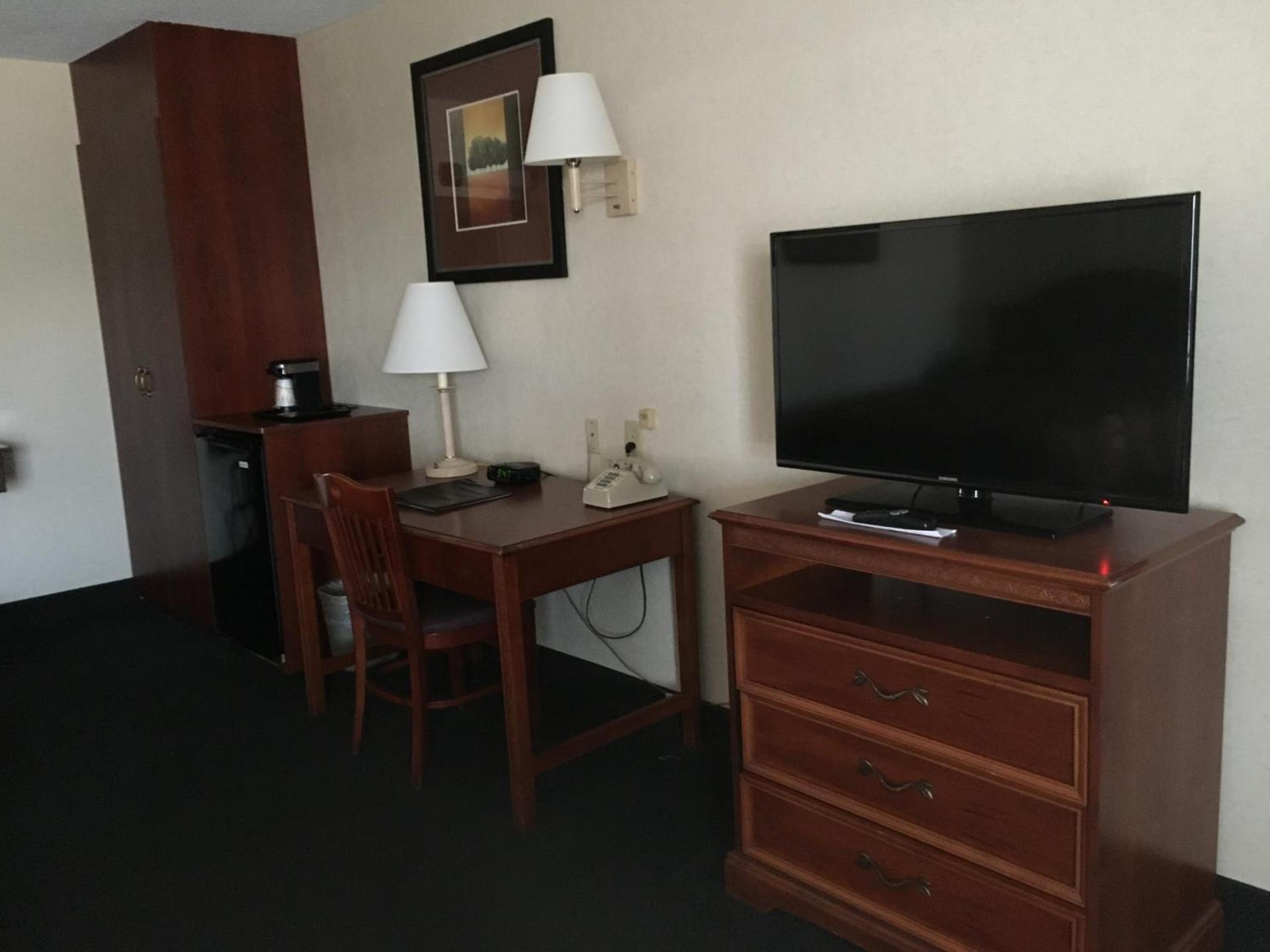 Landmark Motor Inn photo 65