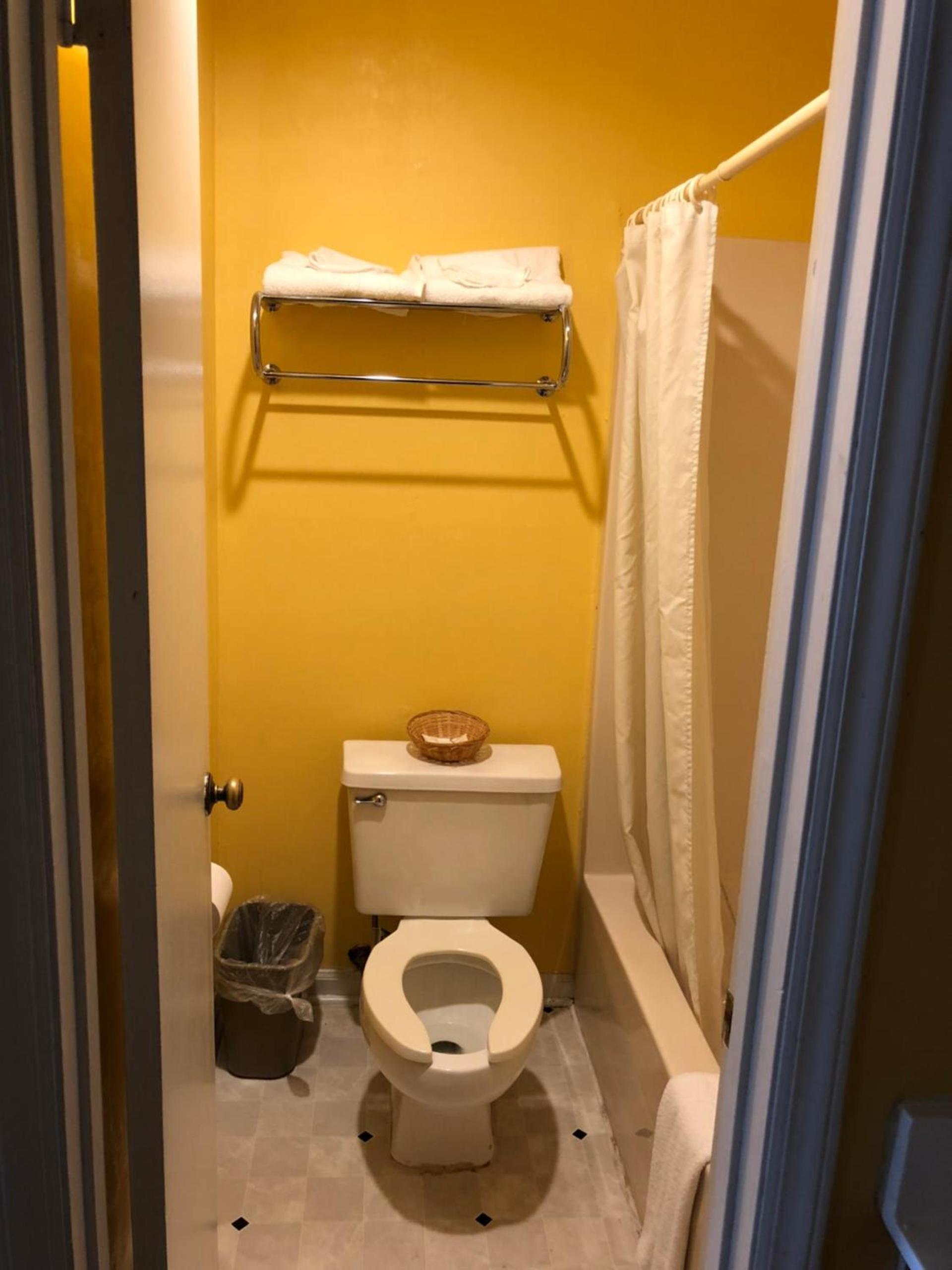 Americas Best Value Inn - Jonesville photo 2