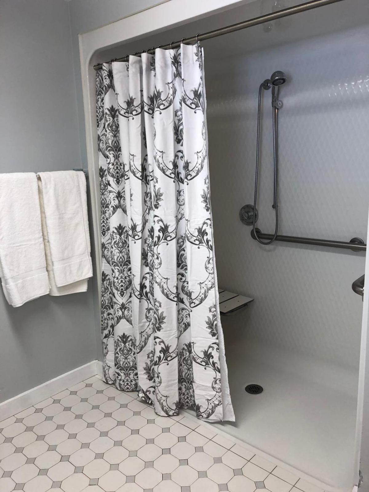 Hyannis Inn photo 62
