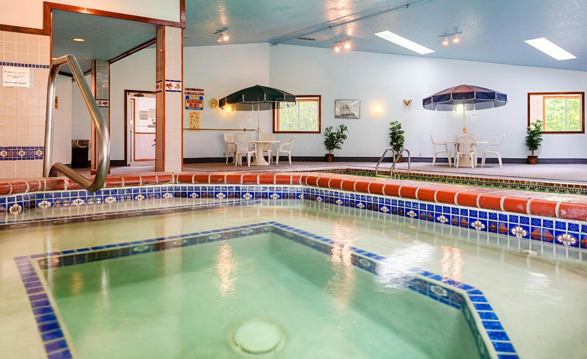 Rhumb Line Resort photo 5