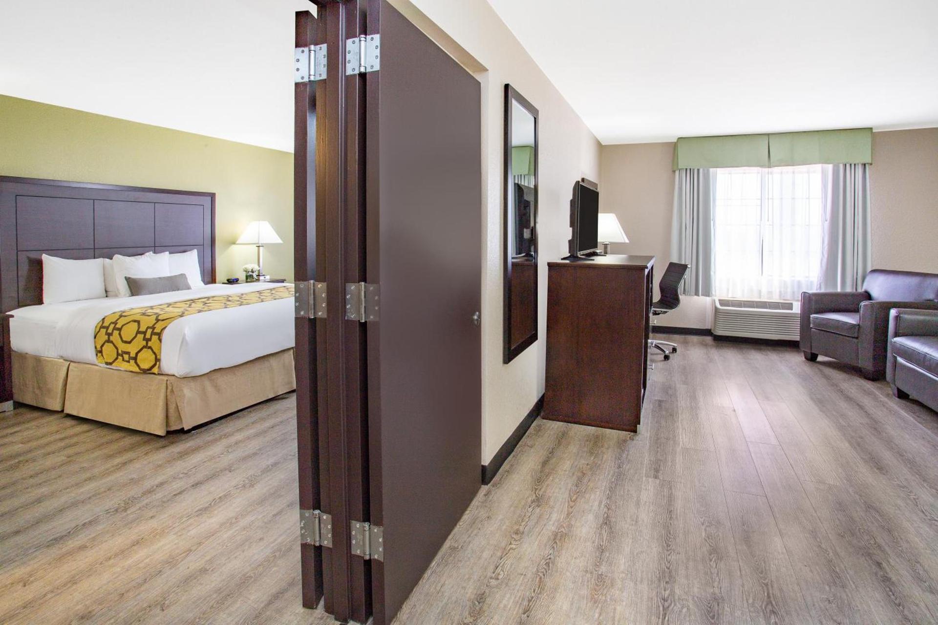 Baymont by Wyndham Phoenix I-10 near 51st Ave photo 61