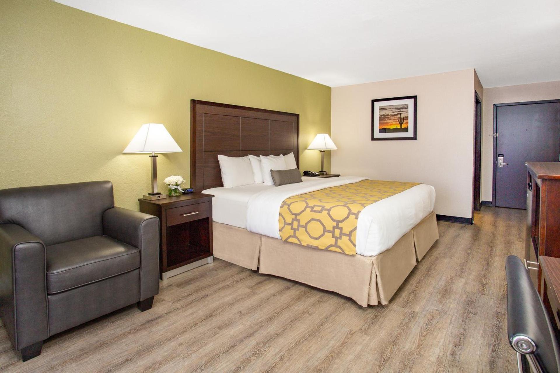 Baymont by Wyndham Phoenix I-10 near 51st Ave photo 2
