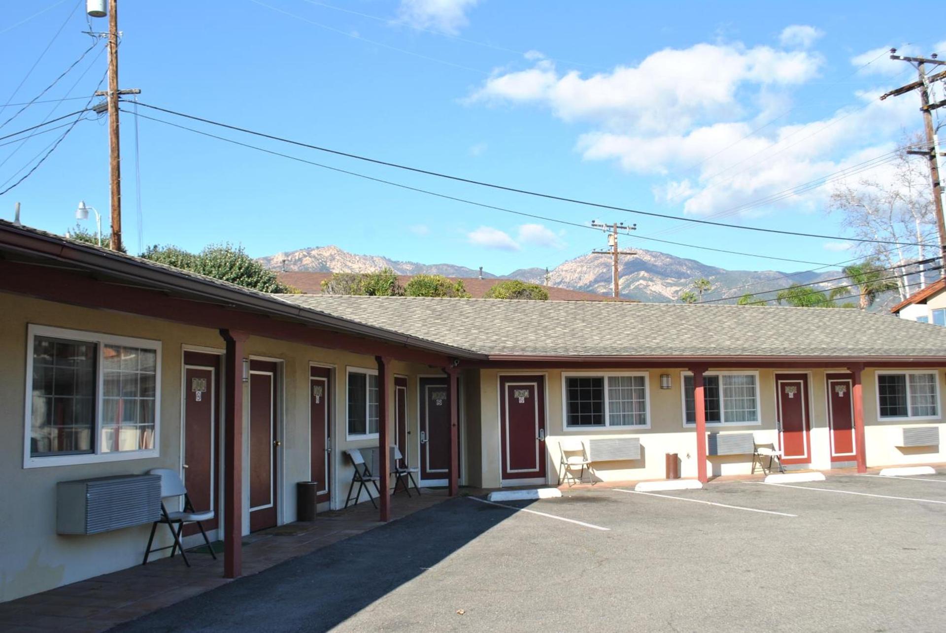 Town and Country Inn photo 6