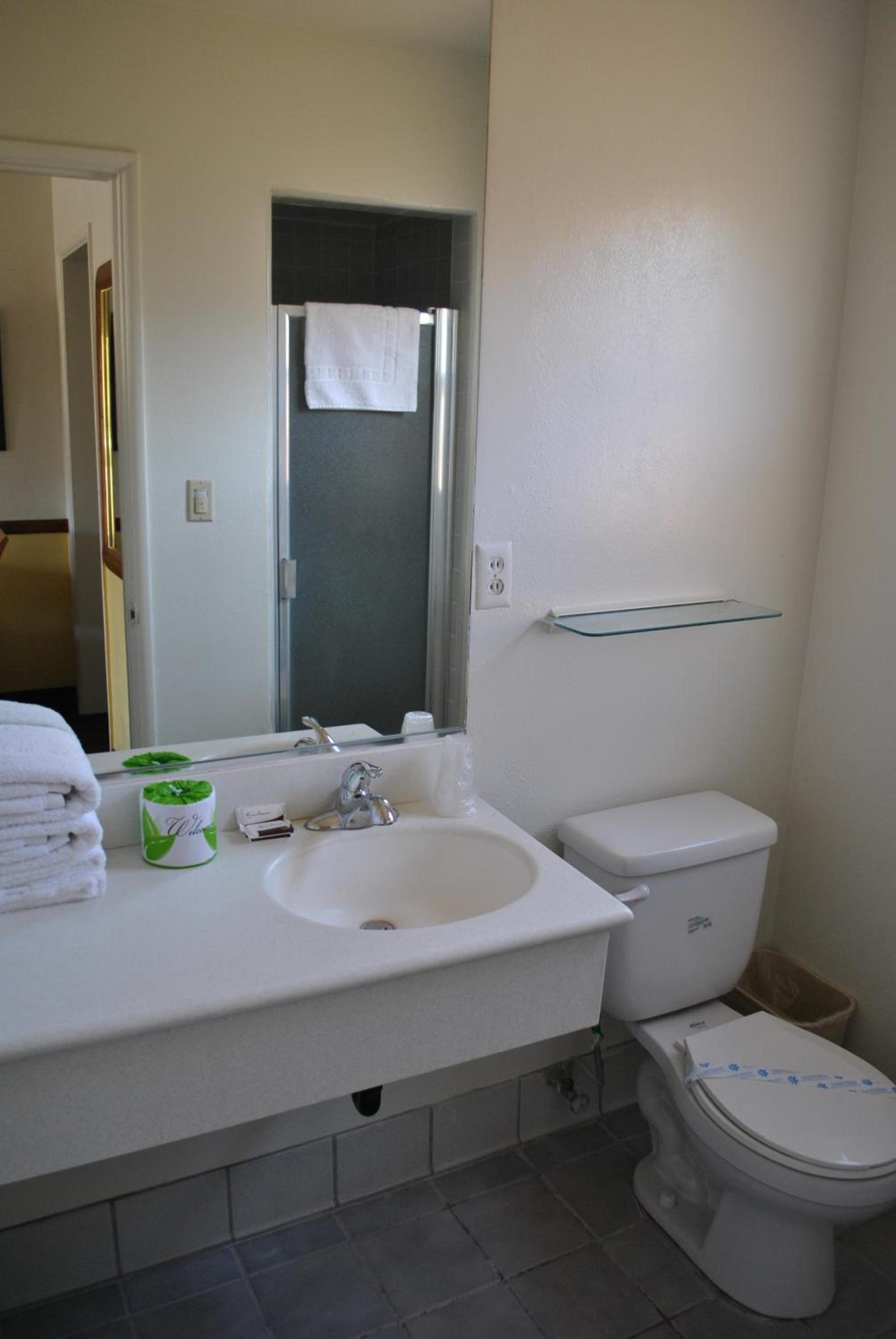 Town and Country Inn photo 16