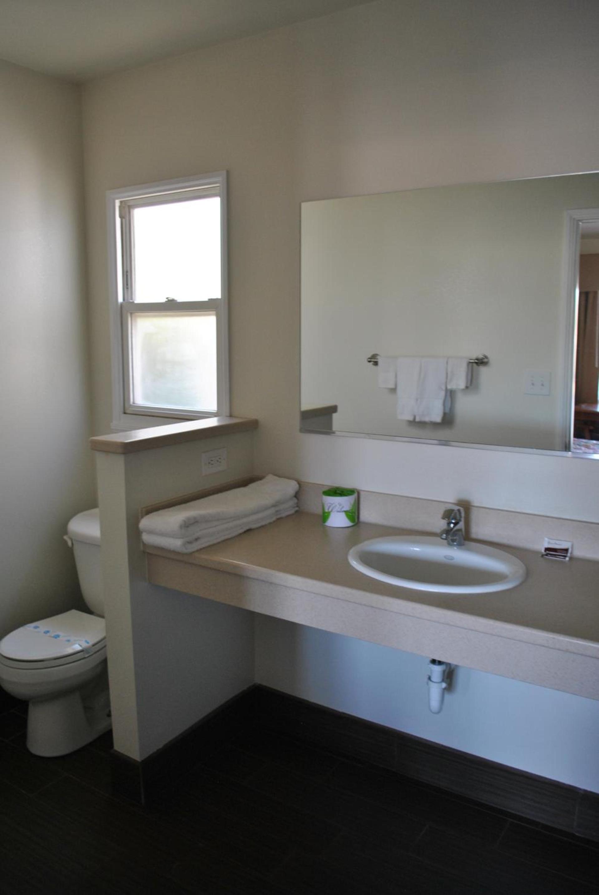 Town and Country Inn photo 18