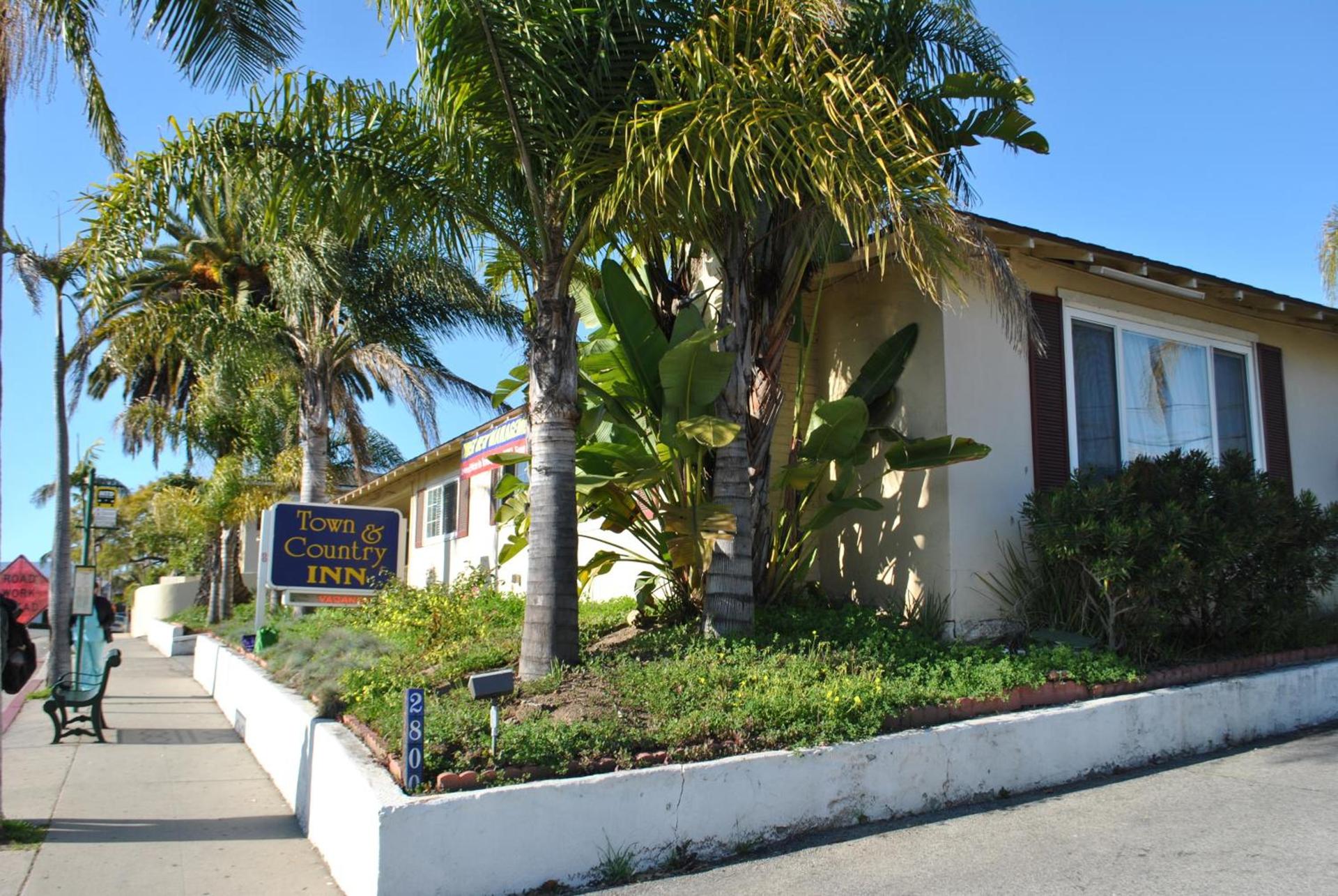 Town and Country Inn photo 12