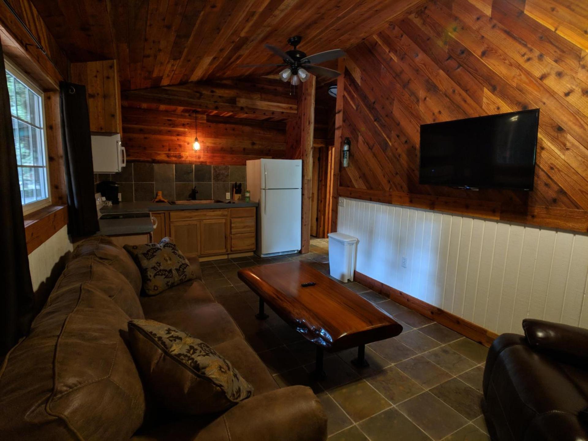Emerald Forest Cabins photo 29