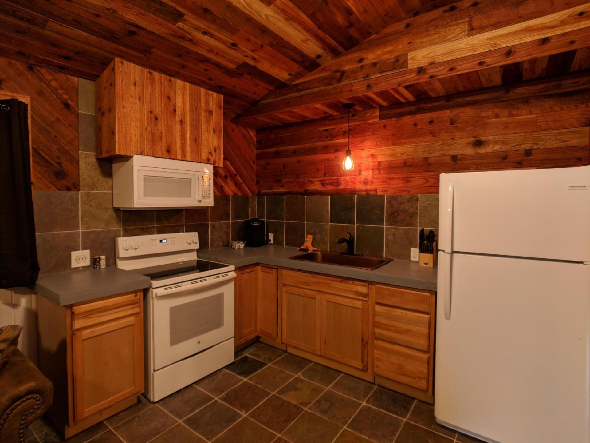Emerald Forest Cabins photo 19