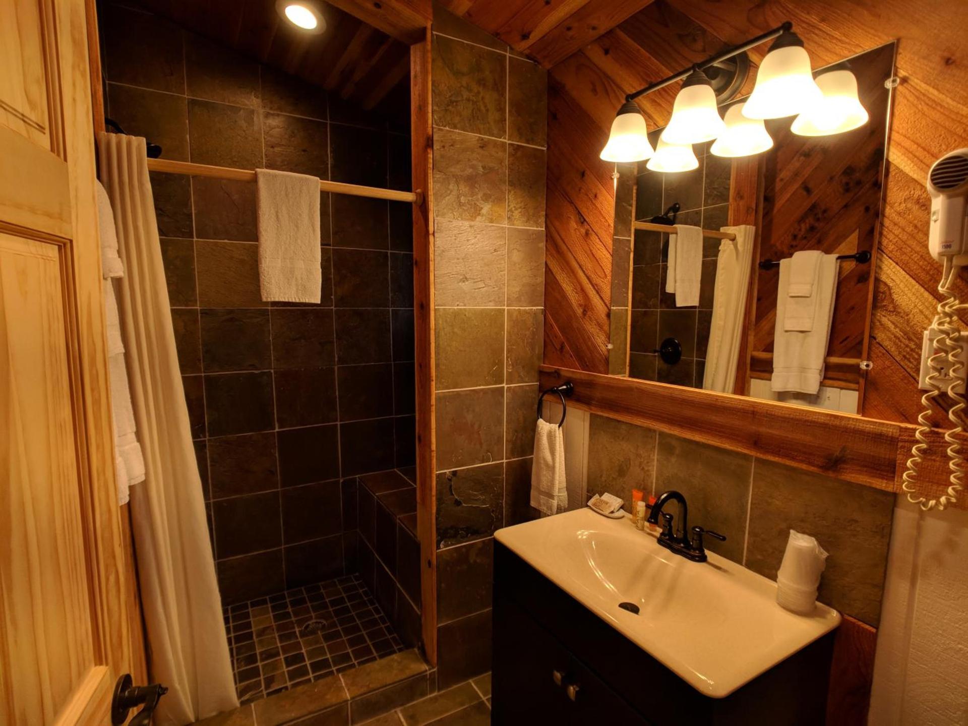 Emerald Forest Cabins photo 33
