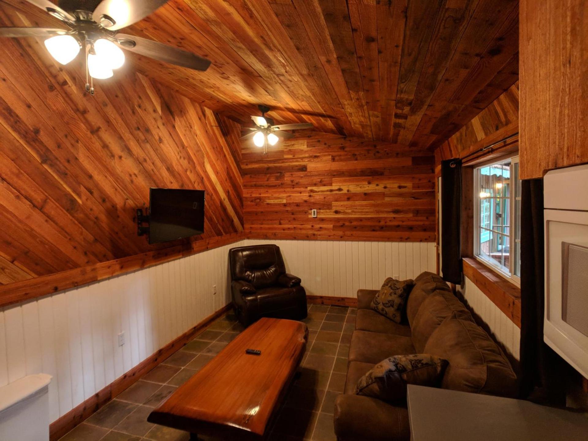Emerald Forest Cabins photo 34