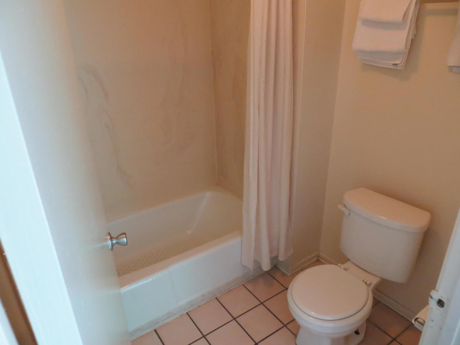 Bristol Motel photo 17