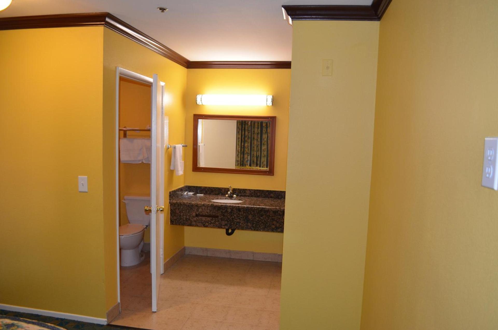 Cloud 9 Inn LAX photo 18