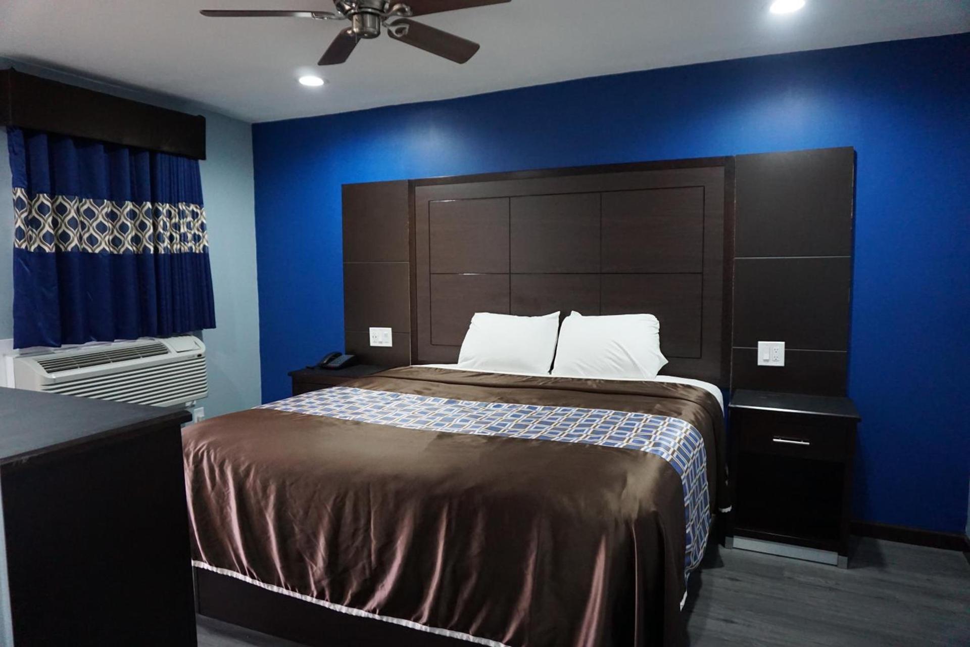 Star Light Inn photo 13