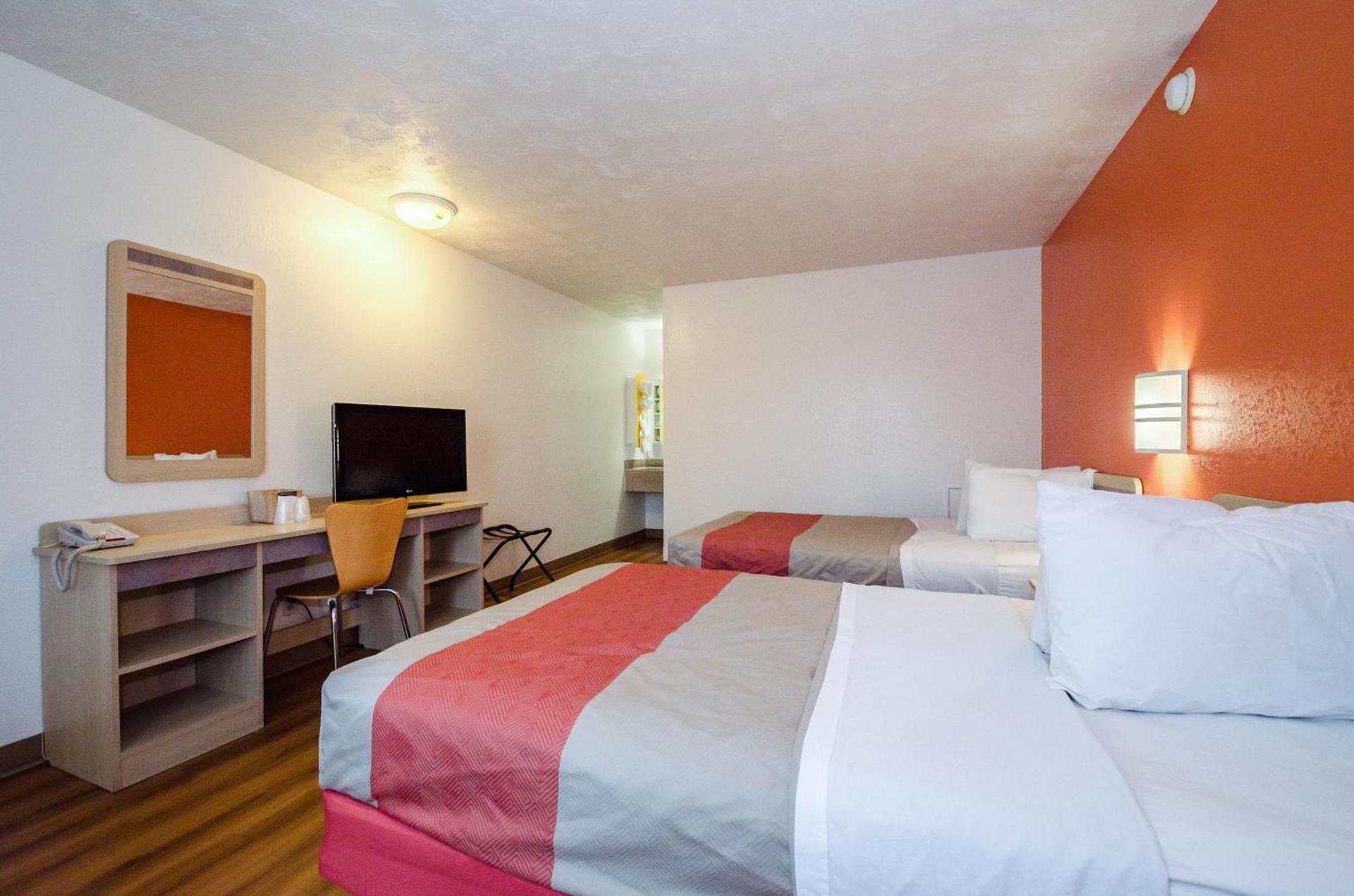 Motel 6-Commerce, GA photo 39