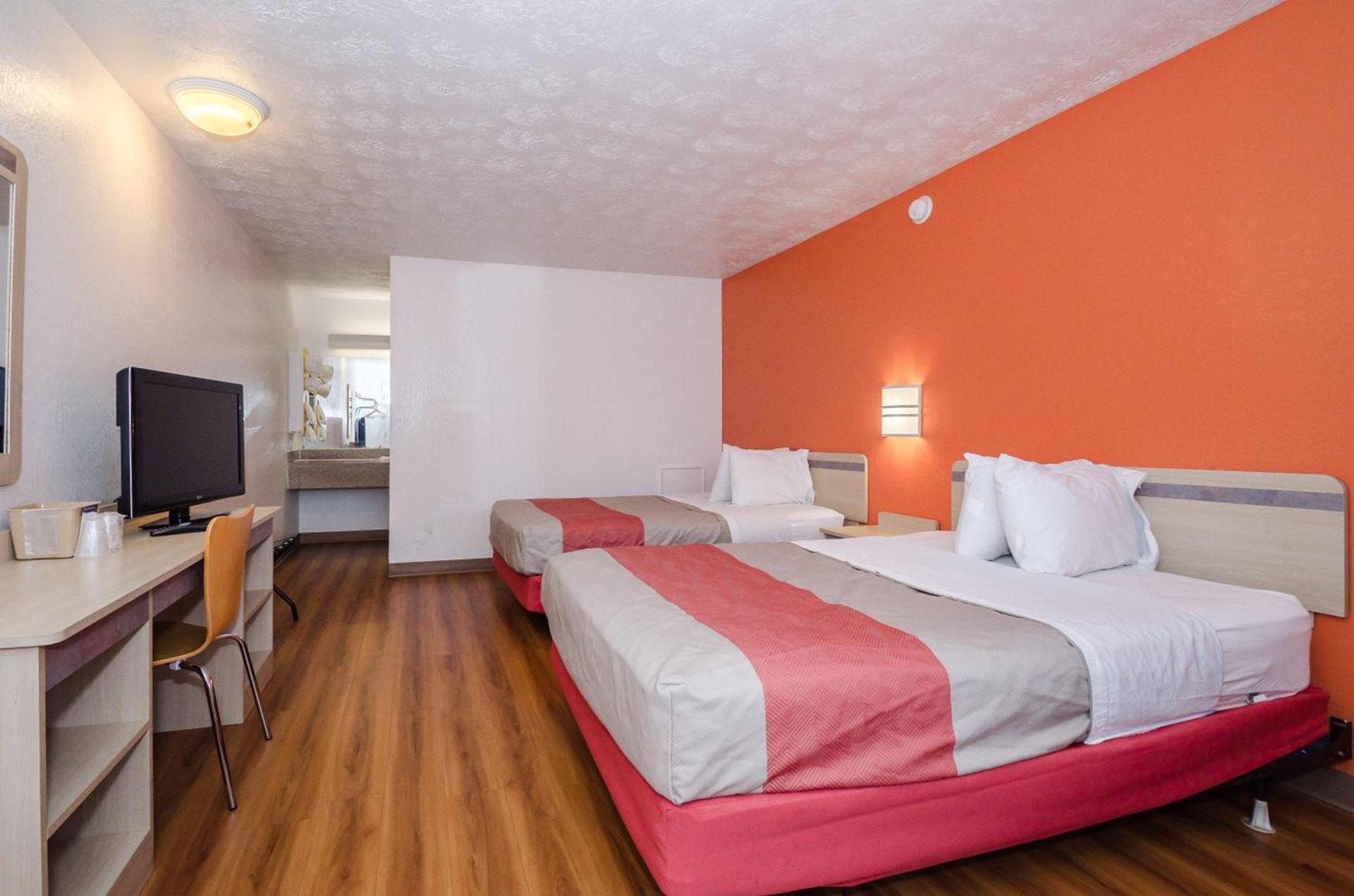 Motel 6-Commerce, GA photo 40