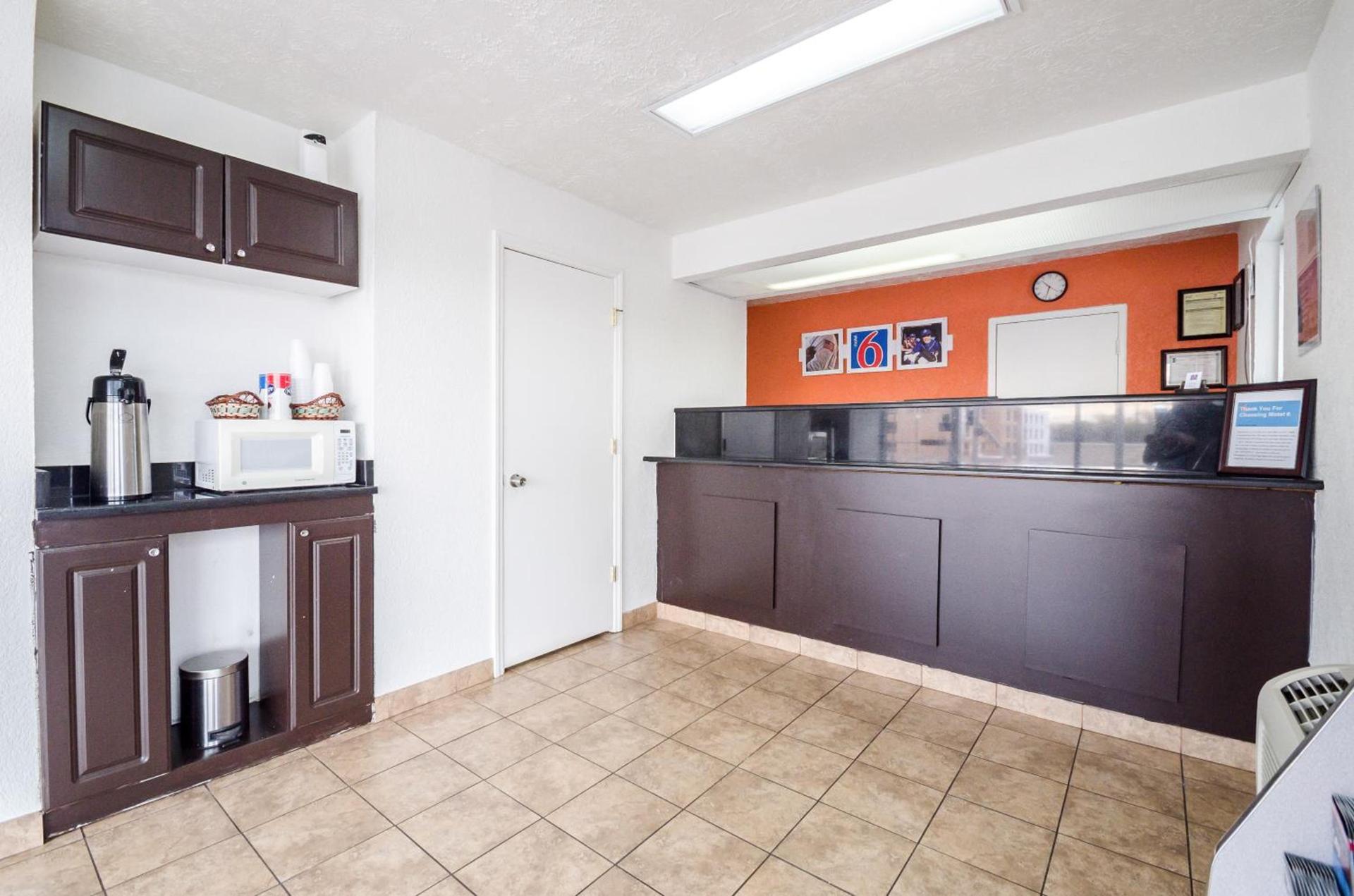 Motel 6-Commerce, GA photo 50