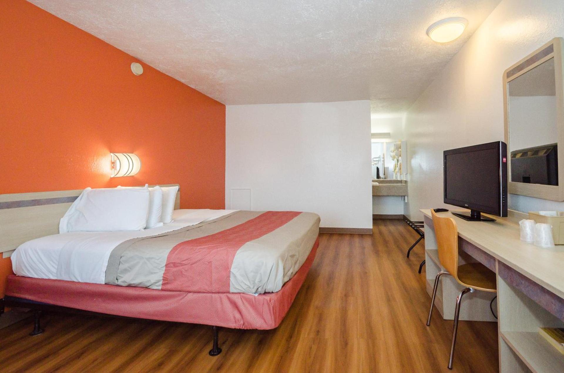 Motel 6-Commerce, GA photo 53