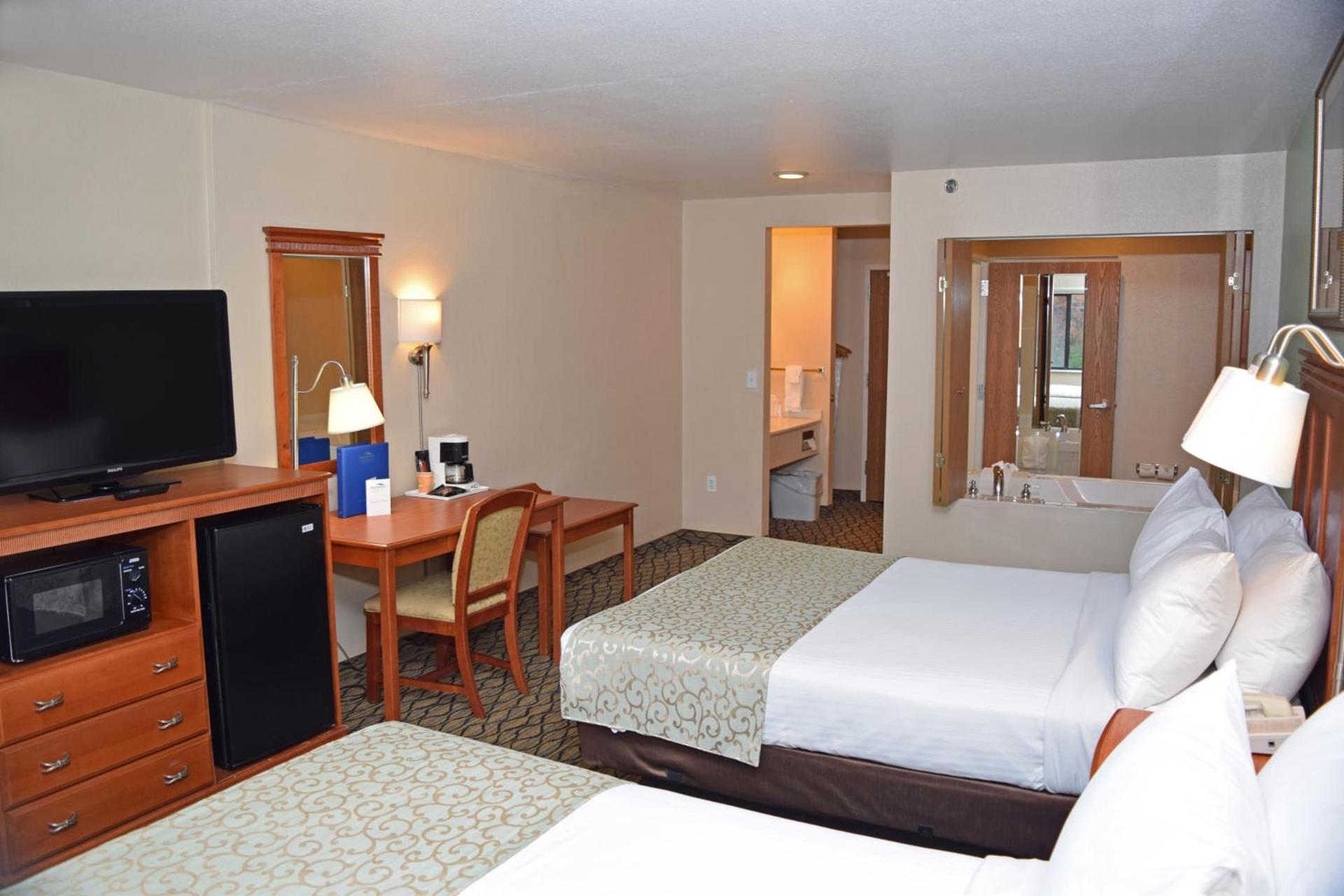 Beachfront Hotel Houghton Lake photo 27