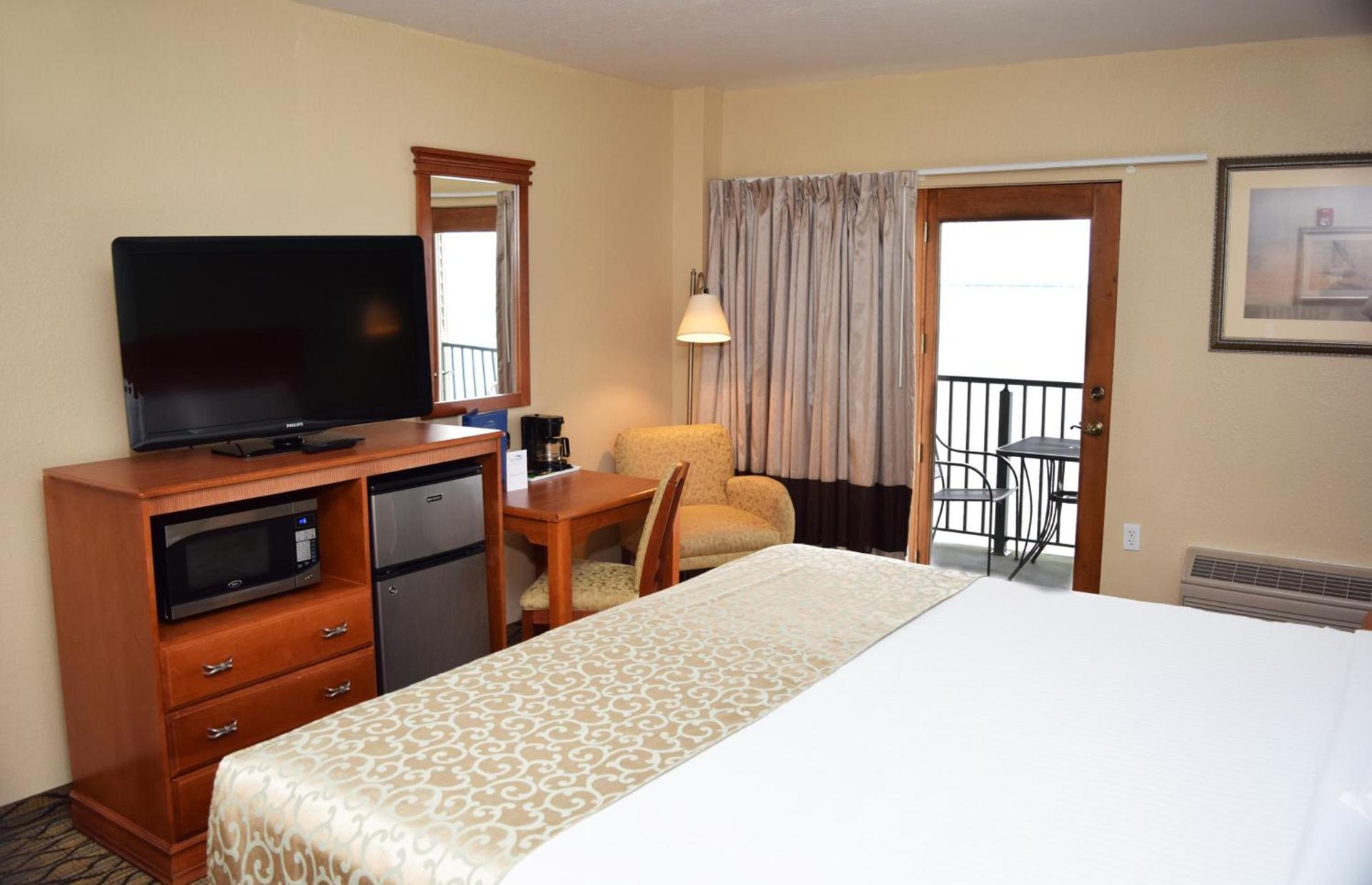 Beachfront Hotel Houghton Lake photo 18