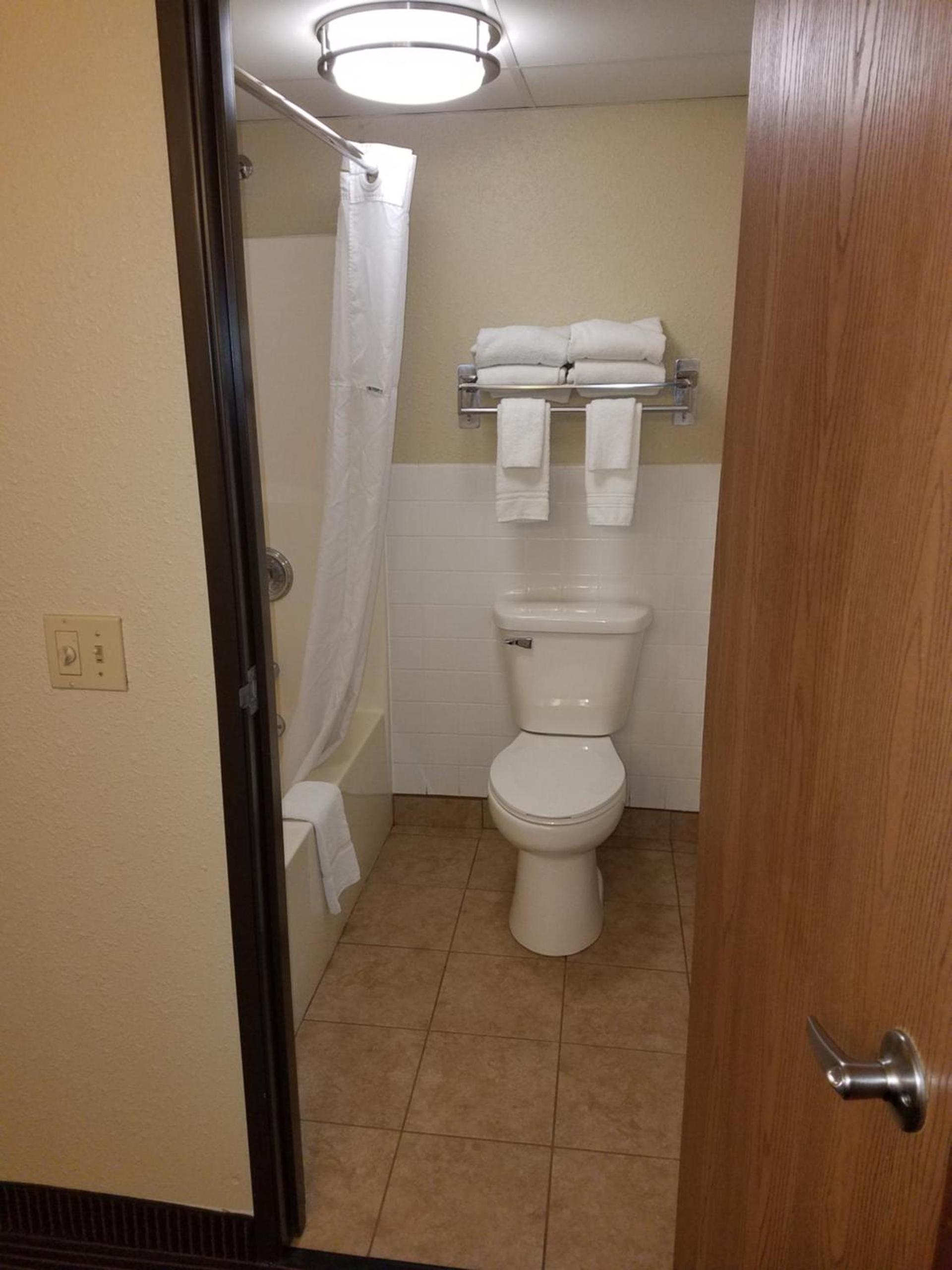 AmericInn by Wyndham Menomonie photo 19