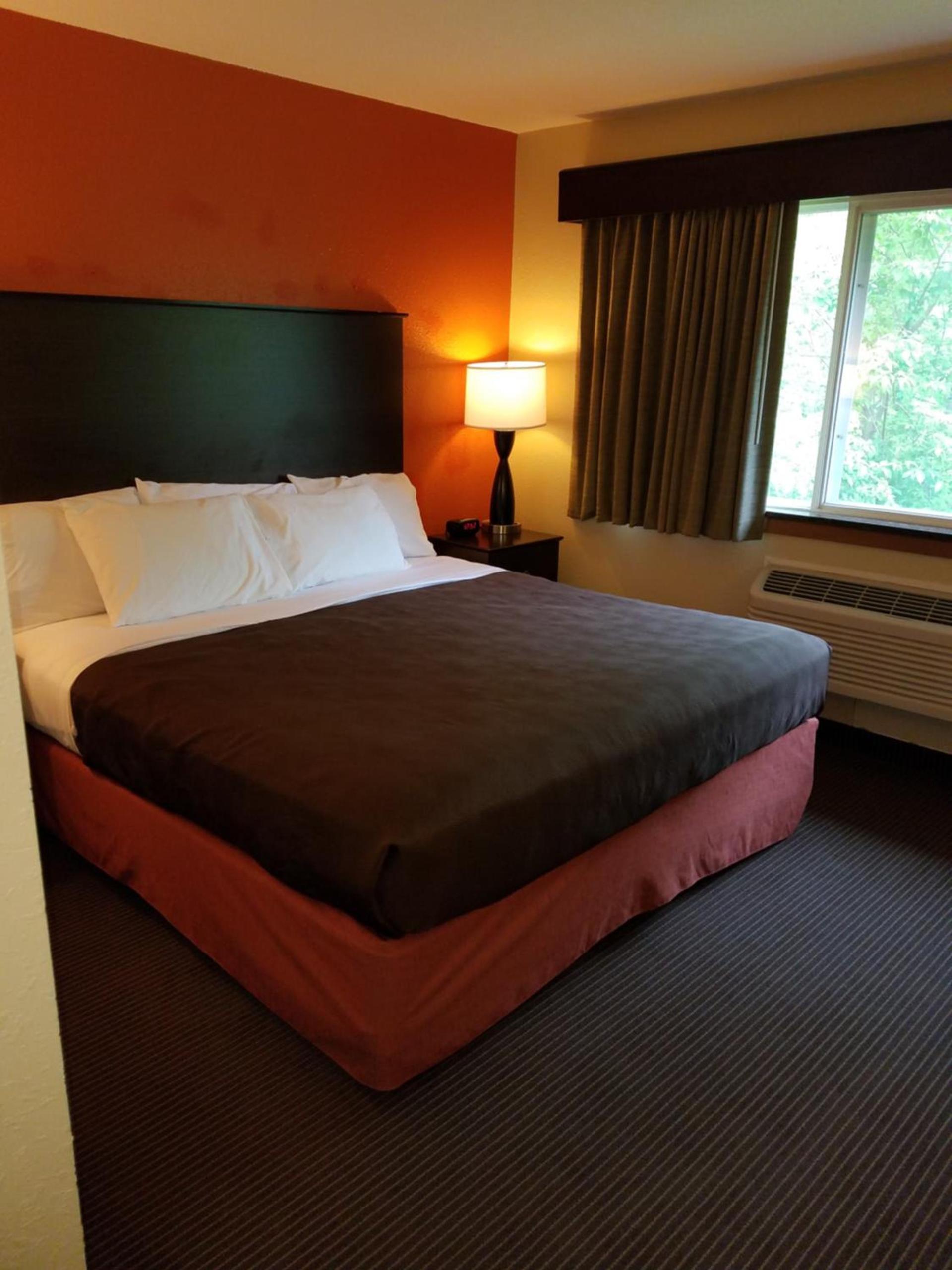 AmericInn by Wyndham Menomonie photo 15