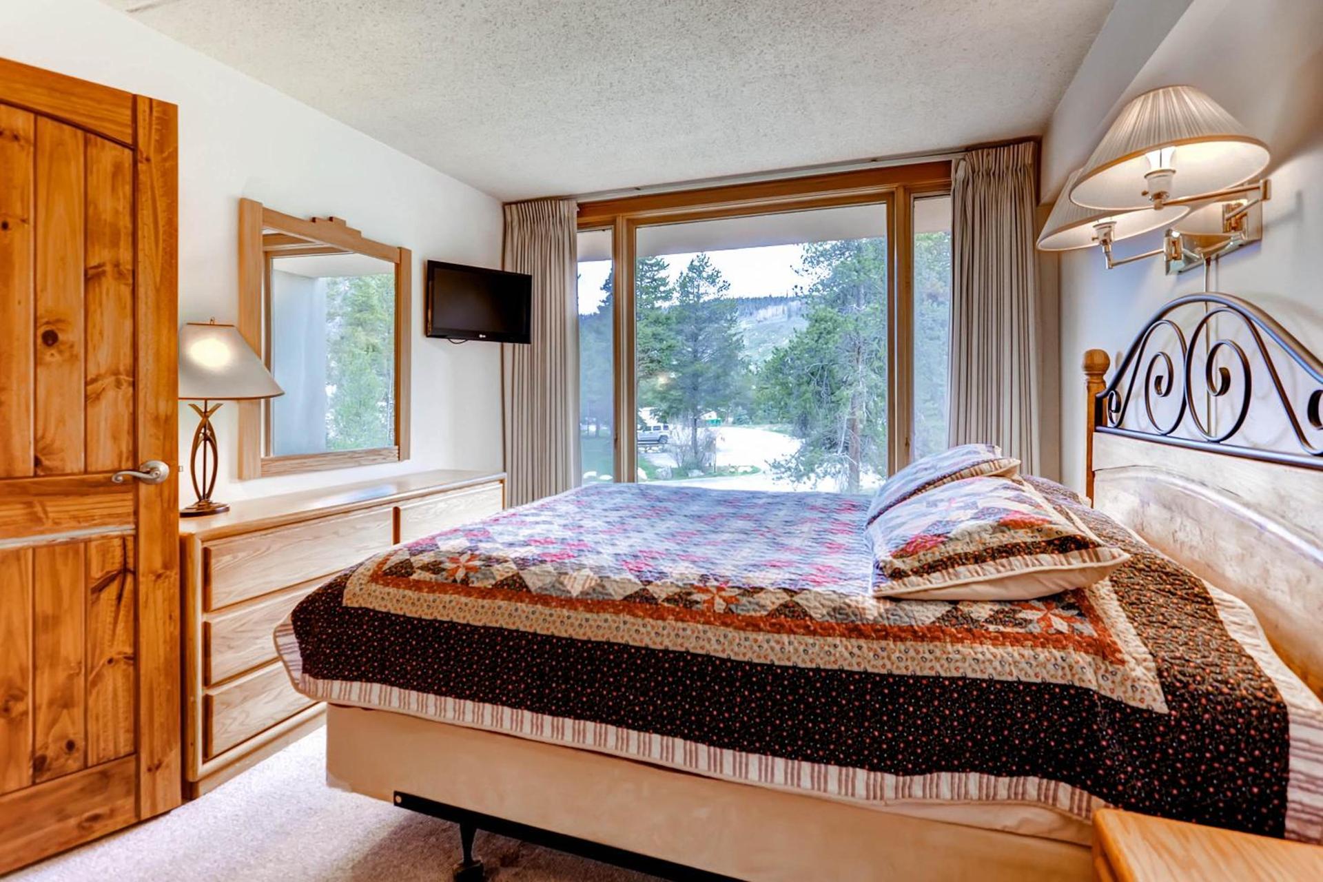 Lakeside Village by Vail Resorts photo 39