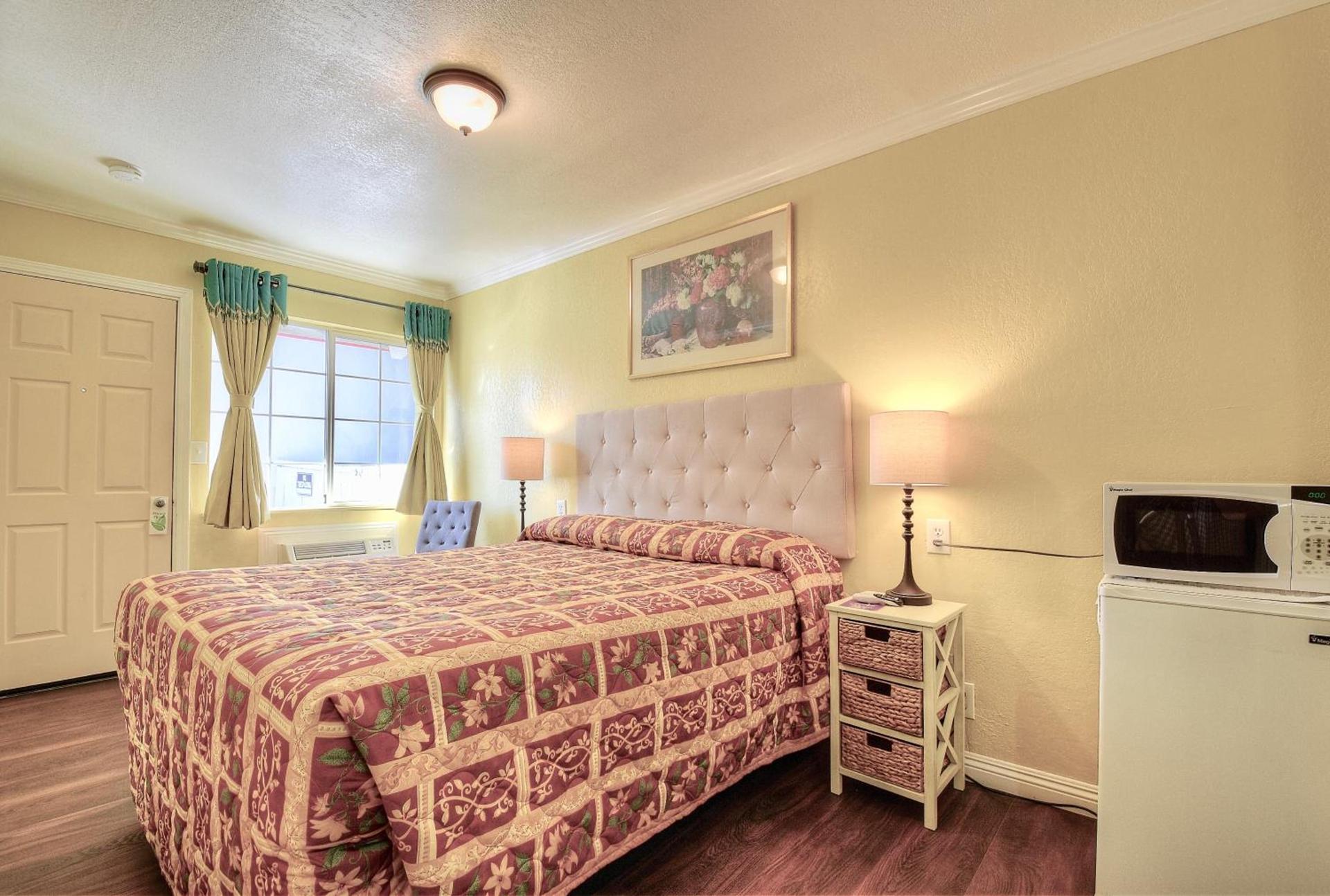 Bayside Inn photo 26