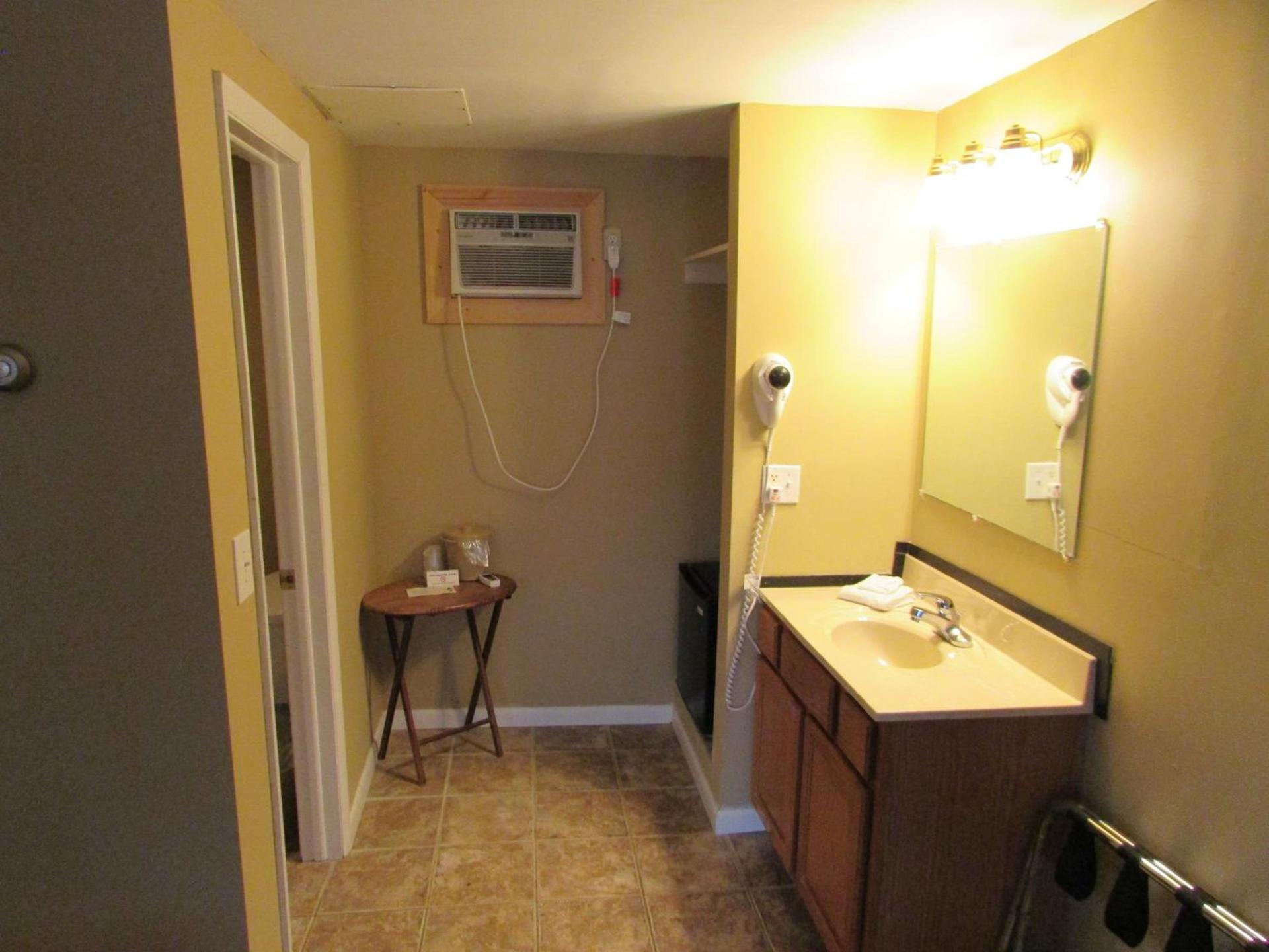 The Lake George Inn photo 64