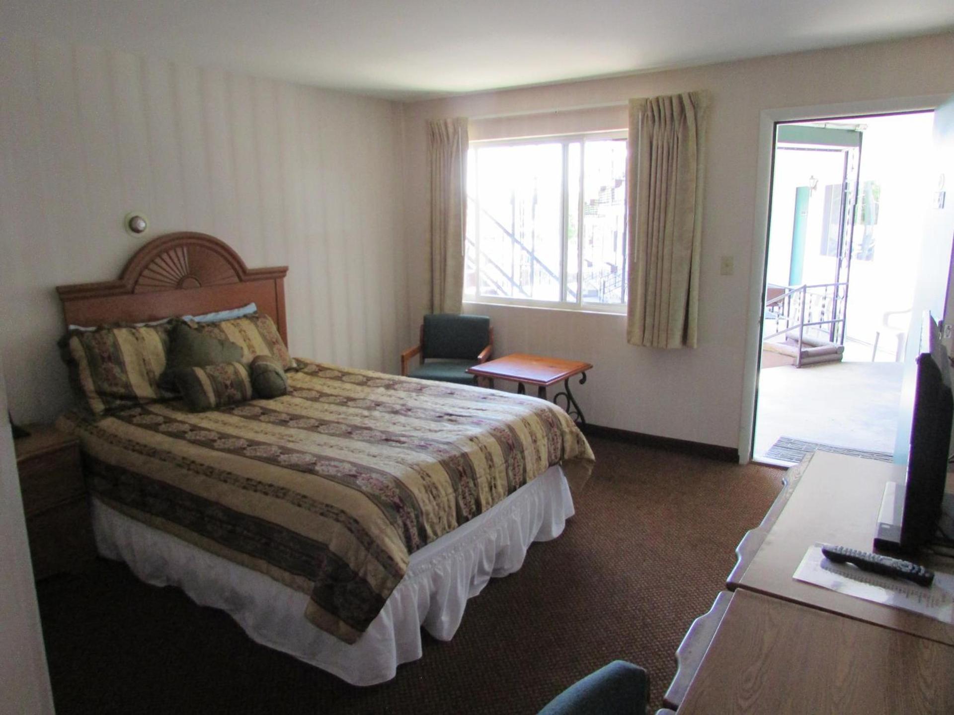 The Lake George Inn photo 65