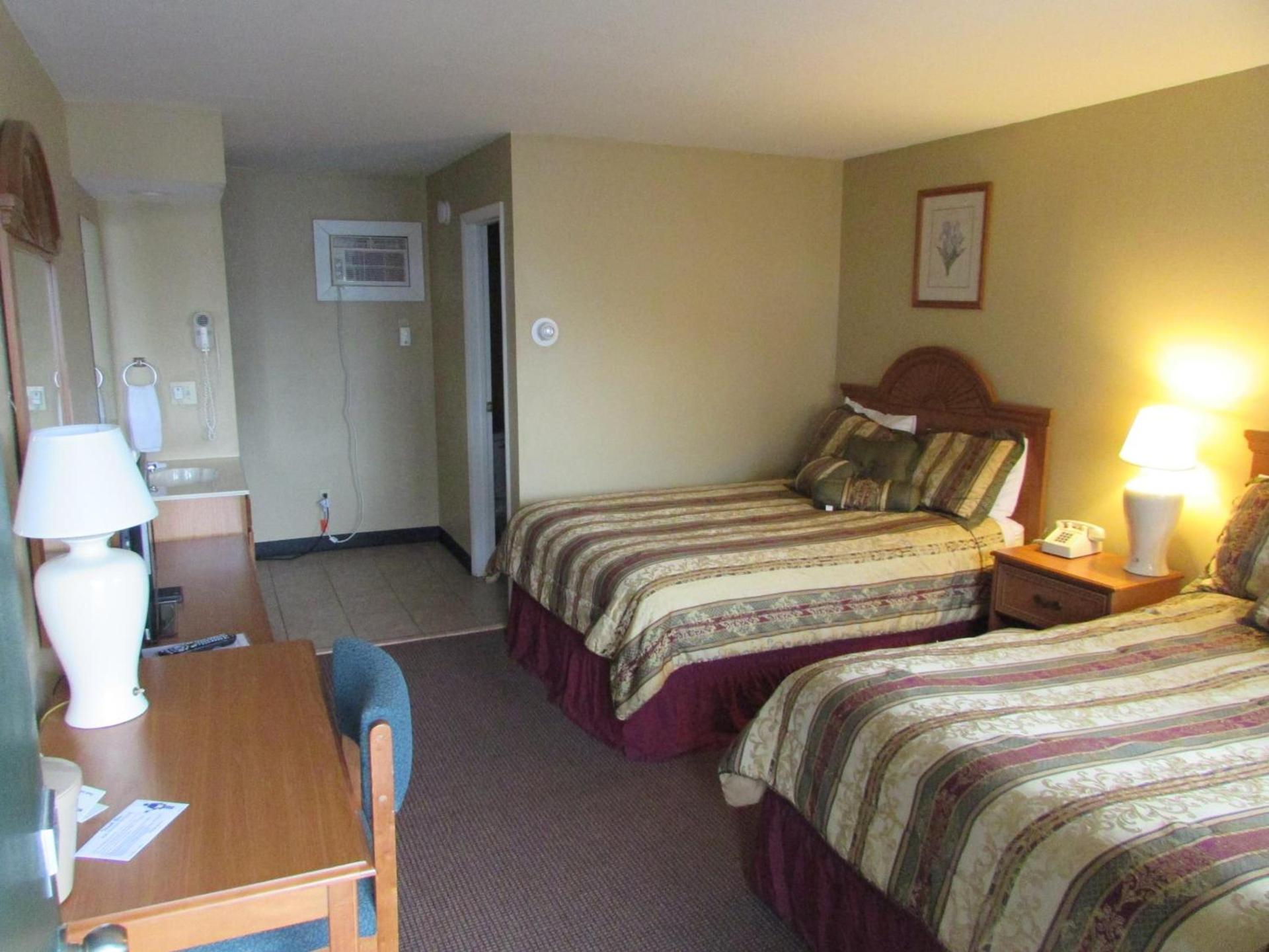 The Lake George Inn photo 58