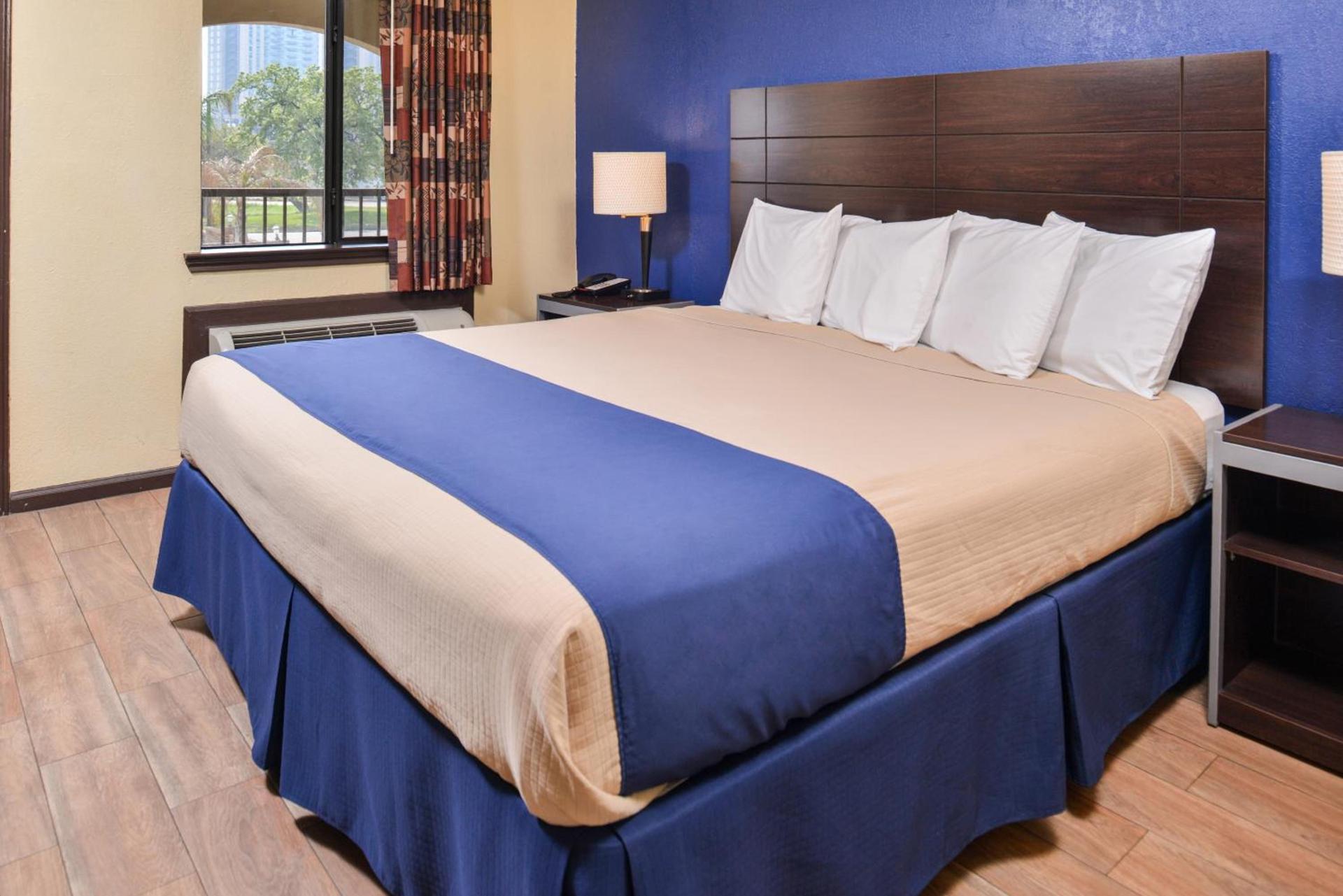 Americas Best Value Inn Medical Center Downtown photo 10